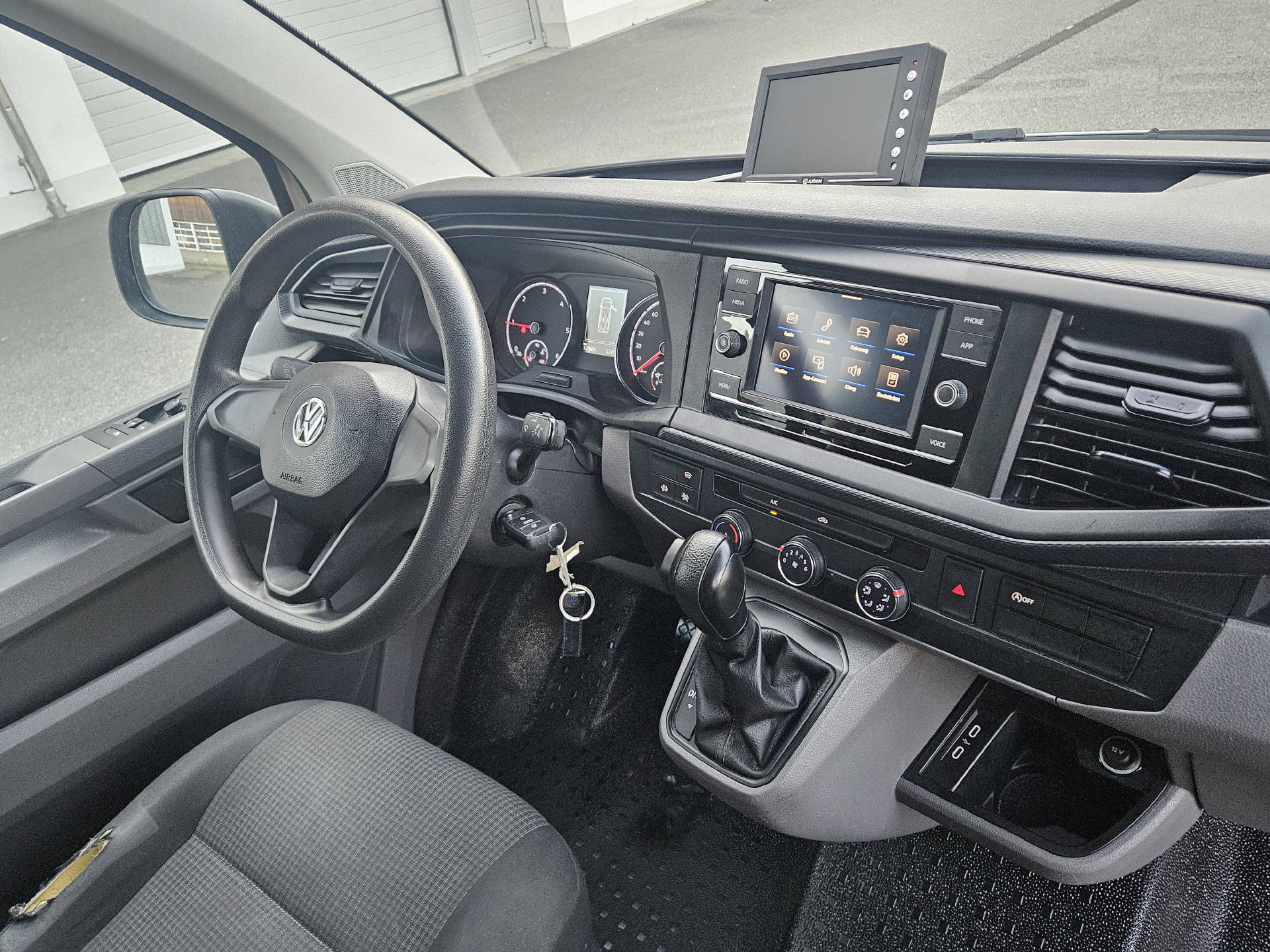 VW T6.1 Kaw. 3400 2.0 TDI 150 * Hochdach * Hebebühne * Nutzlast von 1'100KG * Automat *-image-3