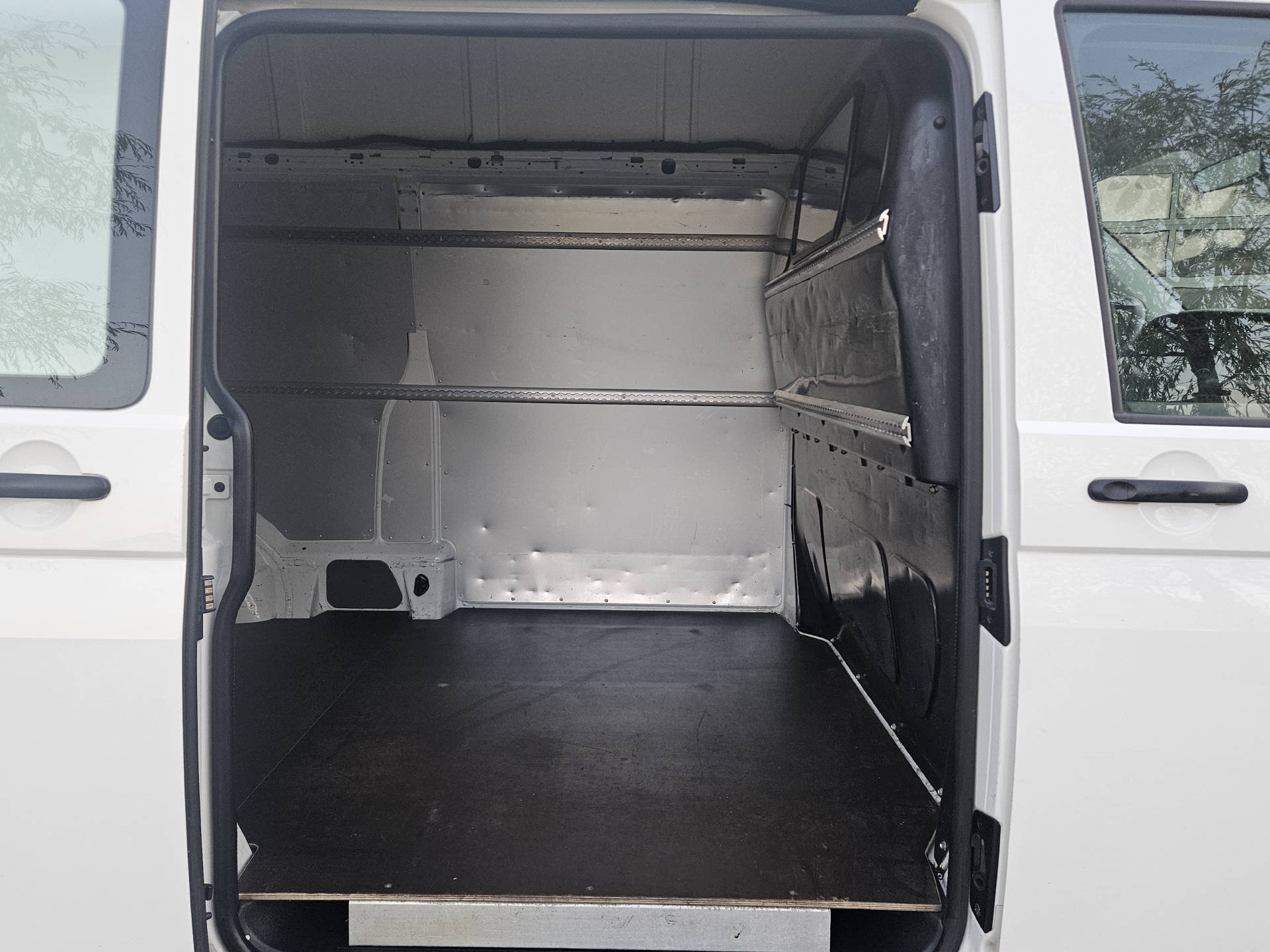 VW T6.1 Kaw. 3400 2.0 TDI 150 * Hochdach * Hebebühne * Nutzlast von 1'100KG * Automat *-image-4
