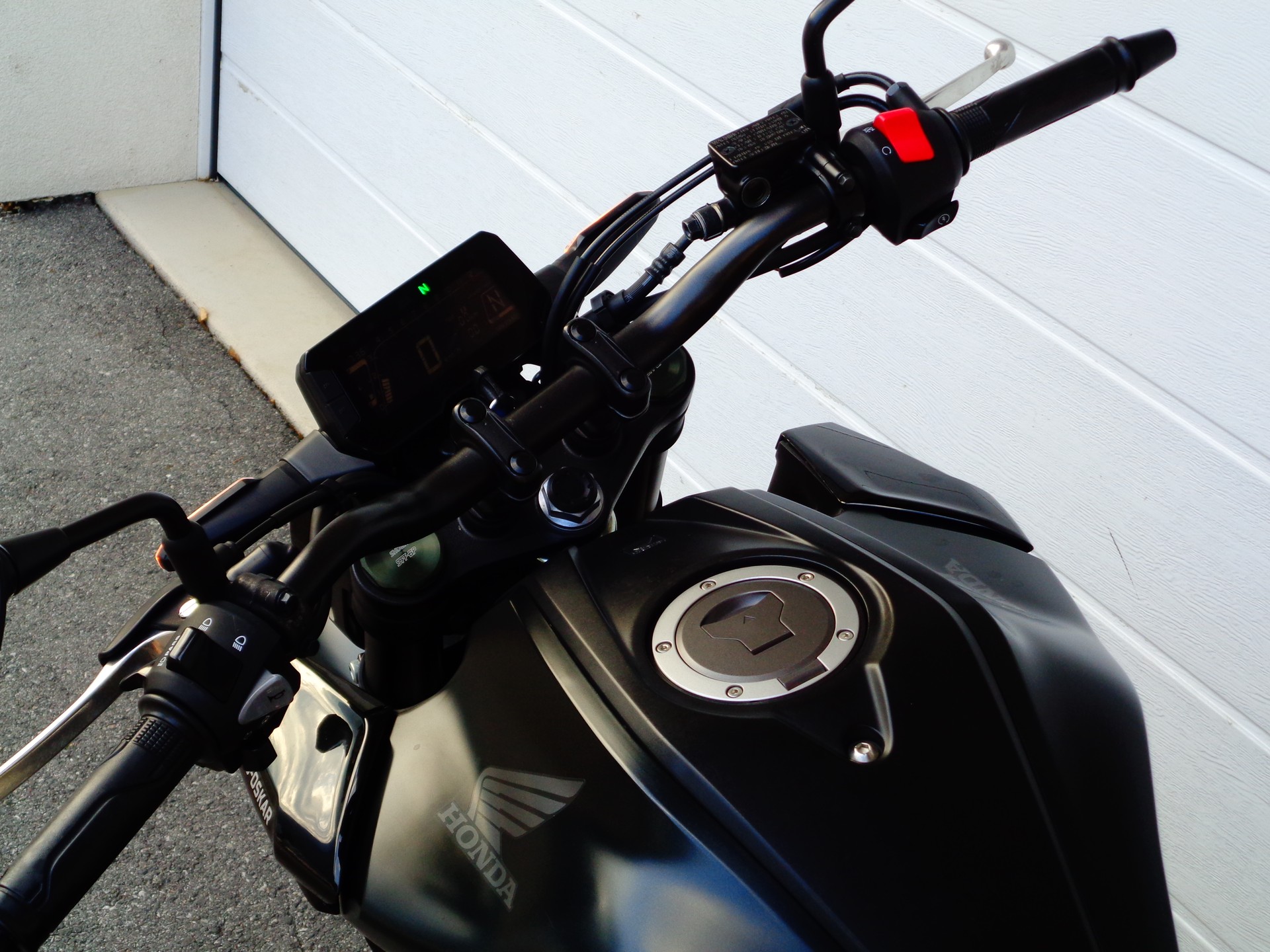 HONDA CB 125 R-showroom-element-3