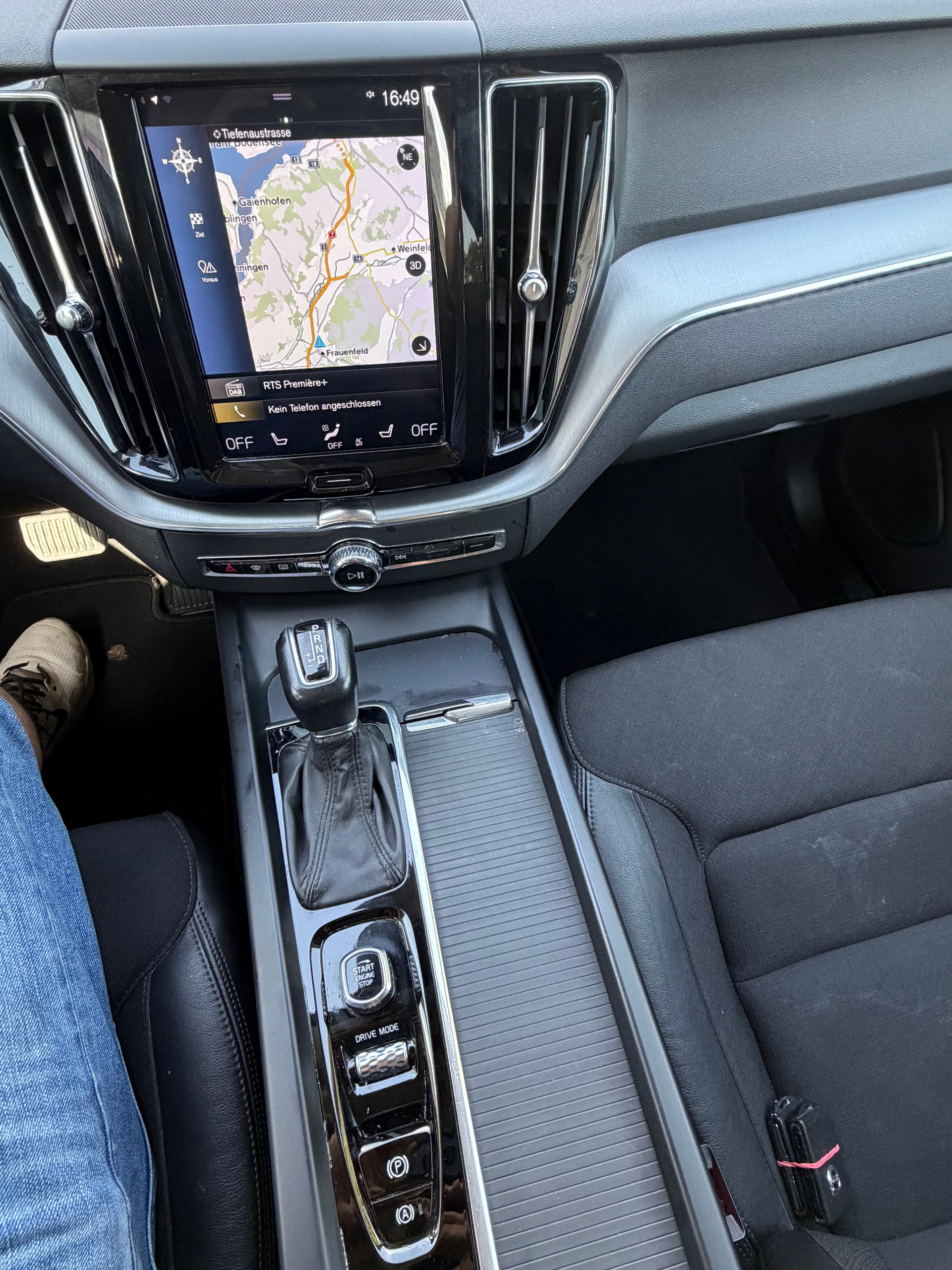 VOLVO XC60 D4 Momentum Geartronic-image-10
