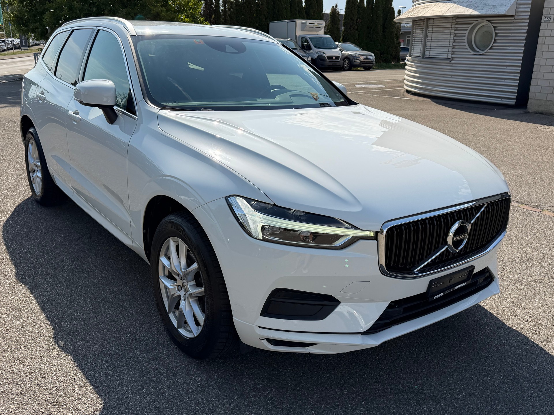 VOLVO XC60 D4 Momentum Geartronic-image-2