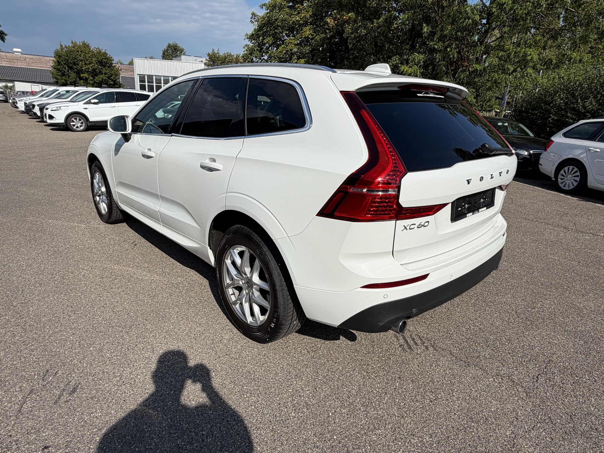 VOLVO XC60 D4 Momentum Geartronic-image-6