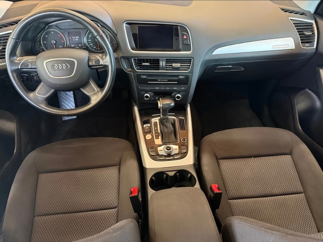 AUDI Q5 2.0 TDI quattro S-tronic-image-8