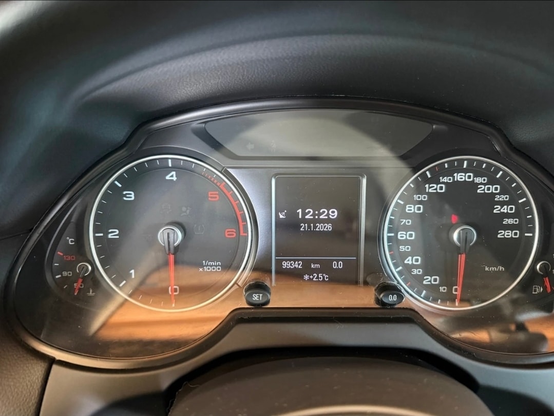AUDI Q5 2.0 TDI quattro S-tronic-image-10