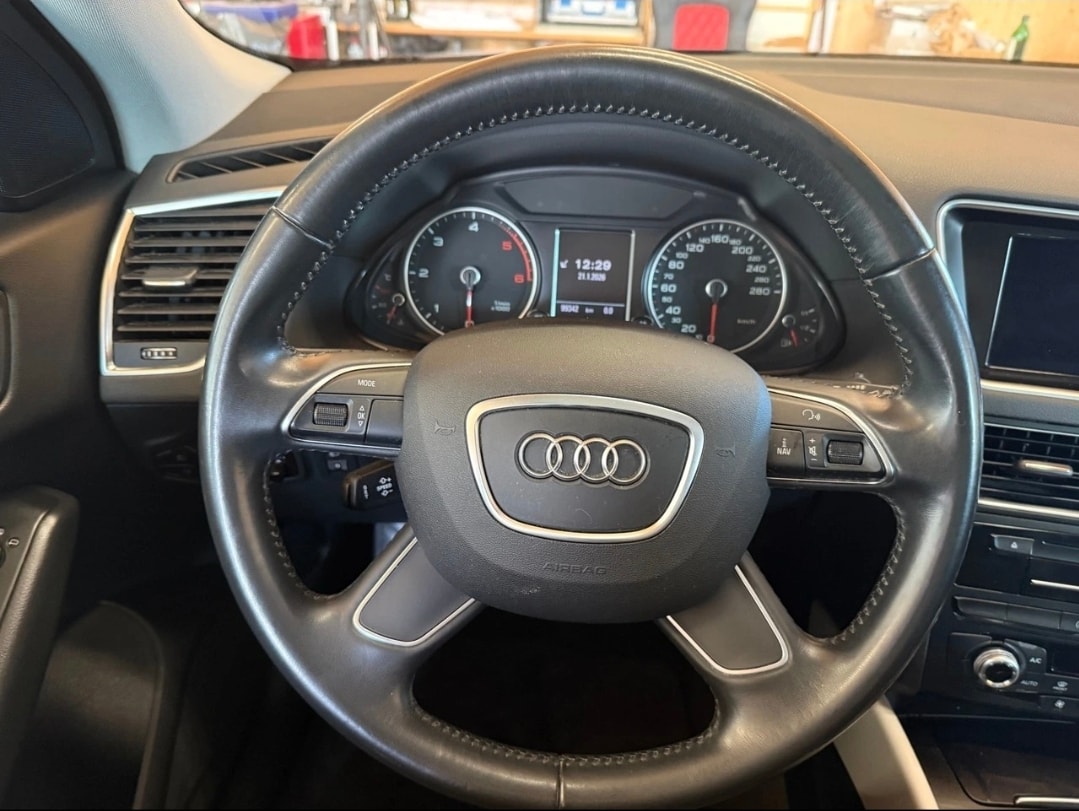 AUDI Q5 2.0 TDI quattro S-tronic-image-9
