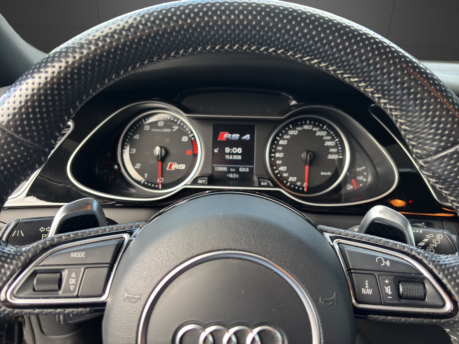 AUDI RS4 Avant 4.2 FSI V8 quattro S-tronic-image-5