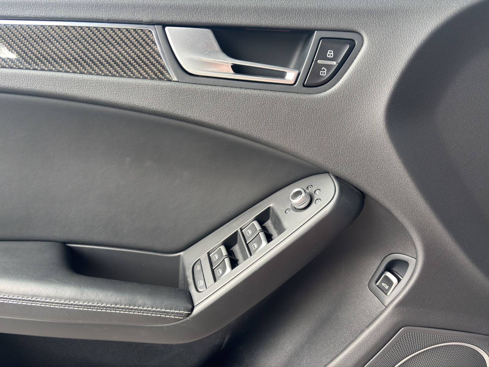 AUDI RS4 Avant 4.2 FSI V8 quattro S-tronic-image-11