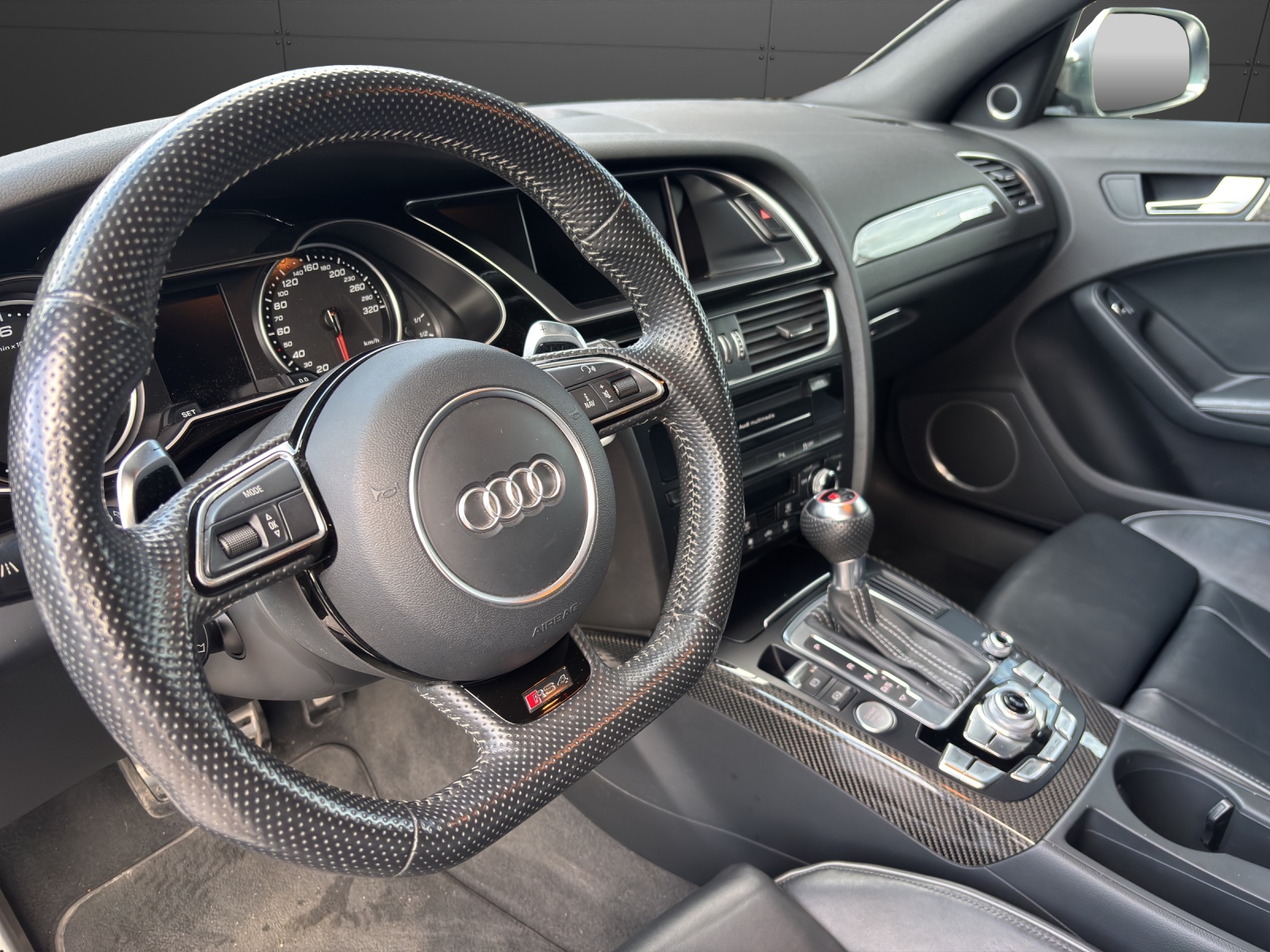 AUDI RS4 Avant 4.2 FSI V8 quattro S-tronic-showroom-element-3