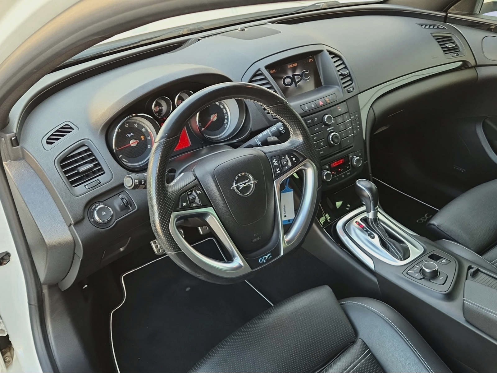 OPEL Insignia Sports Tourer 2.8 Turbo OPC 4WD Automatic-image-10