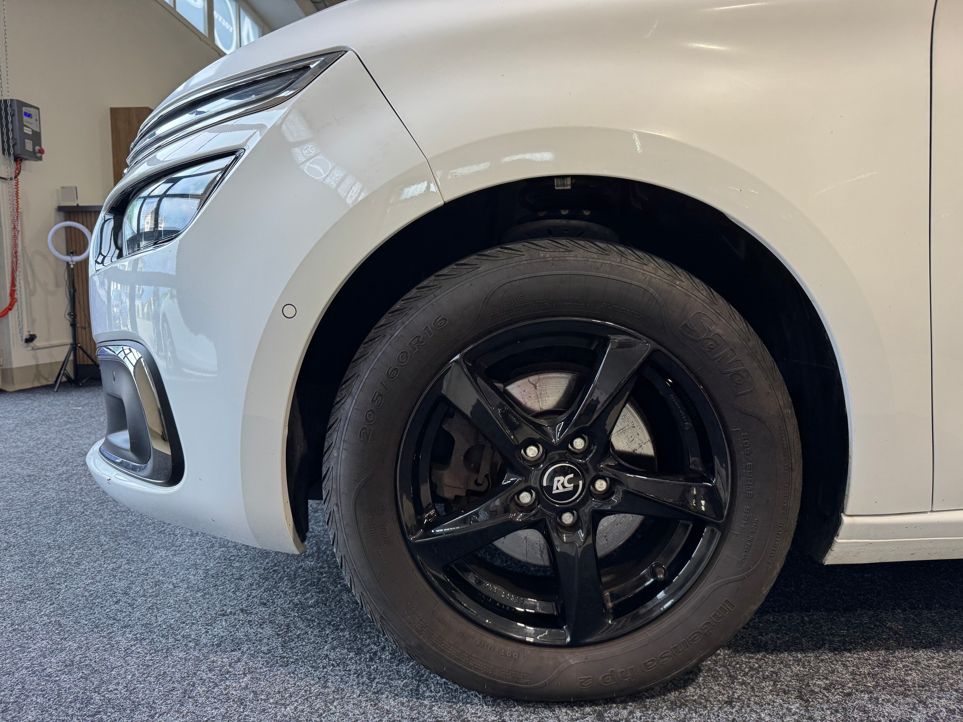 CITROEN C4 Spacetourer 1.2 Pure Tech Feel Edition-image-8