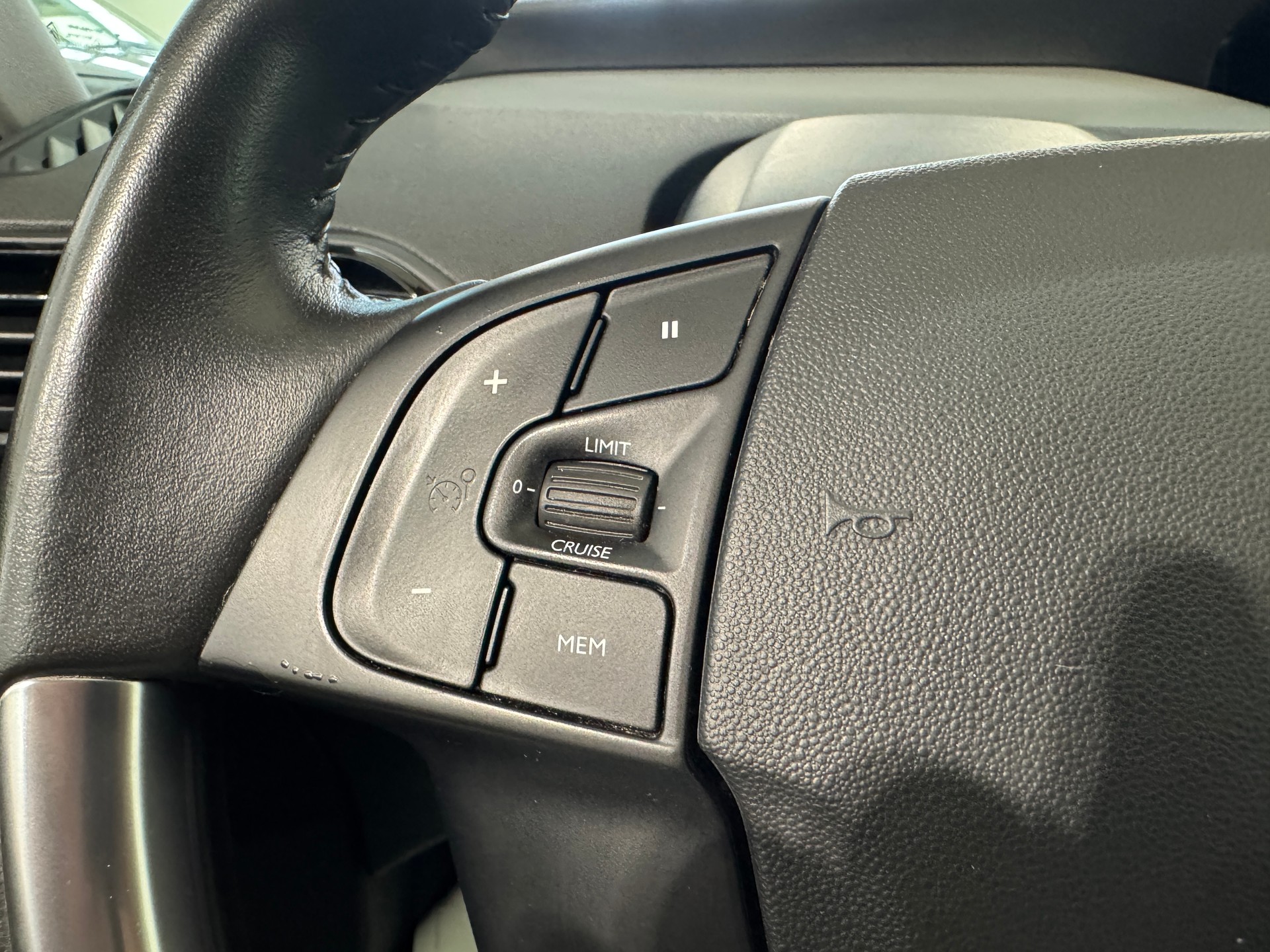 CITROEN C4 Spacetourer 1.2 Pure Tech Feel Edition-image-18