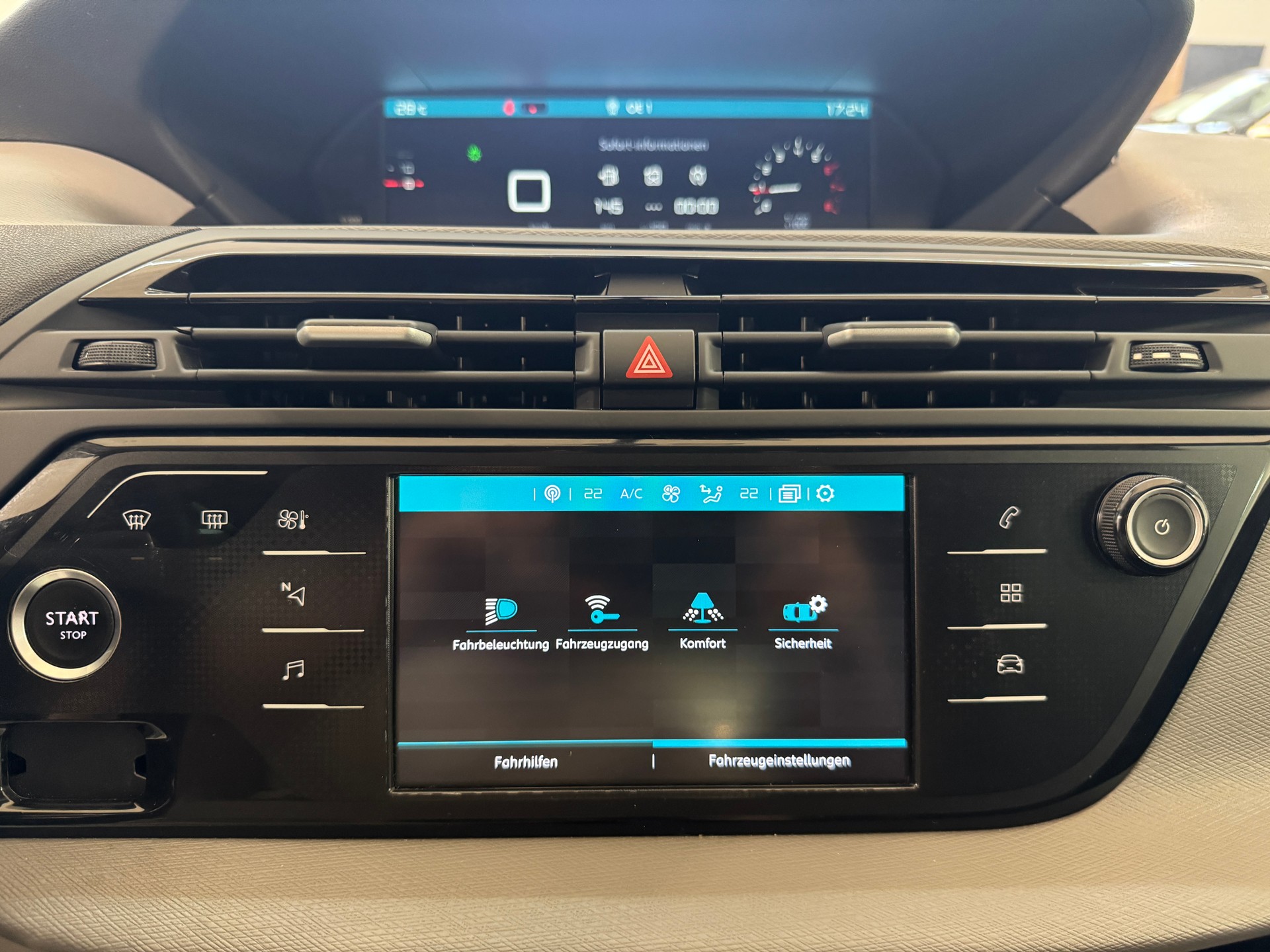 CITROEN C4 Spacetourer 1.2 Pure Tech Feel Edition-image-24