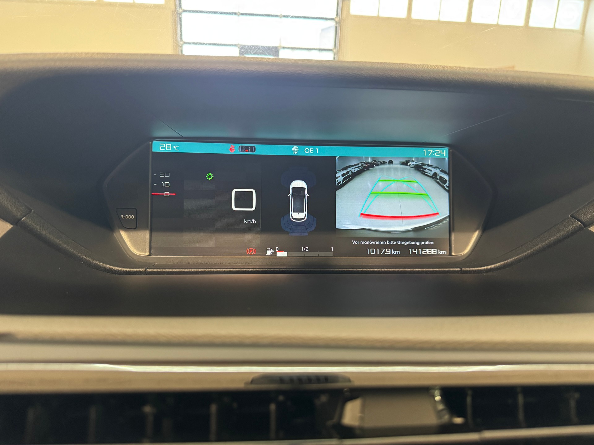 CITROEN C4 Spacetourer 1.2 Pure Tech Feel Edition-image-23