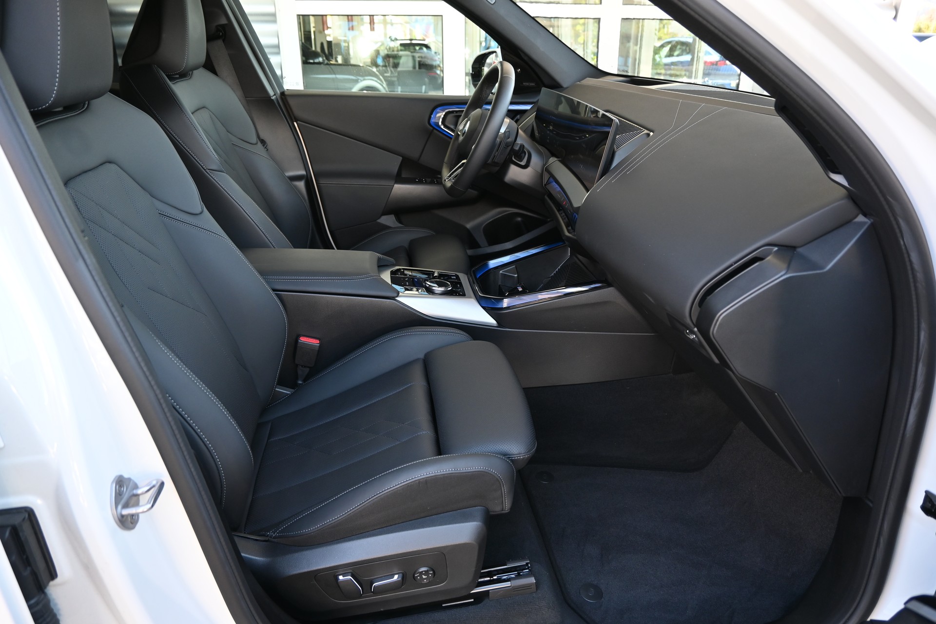 BMW X3 xDrive 48V 20d M Sport Pro + AHK 2500kg-image-11