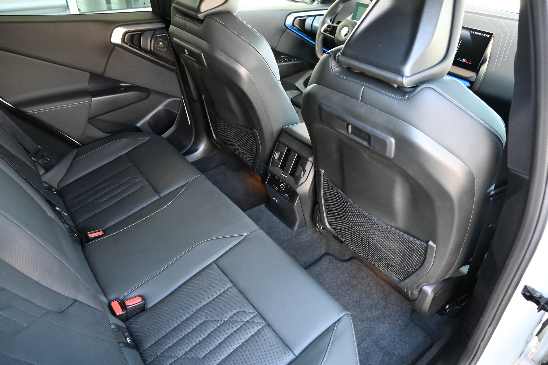 BMW X3 xDrive 48V 20d M Sport Pro + AHK 2500kg-image-13