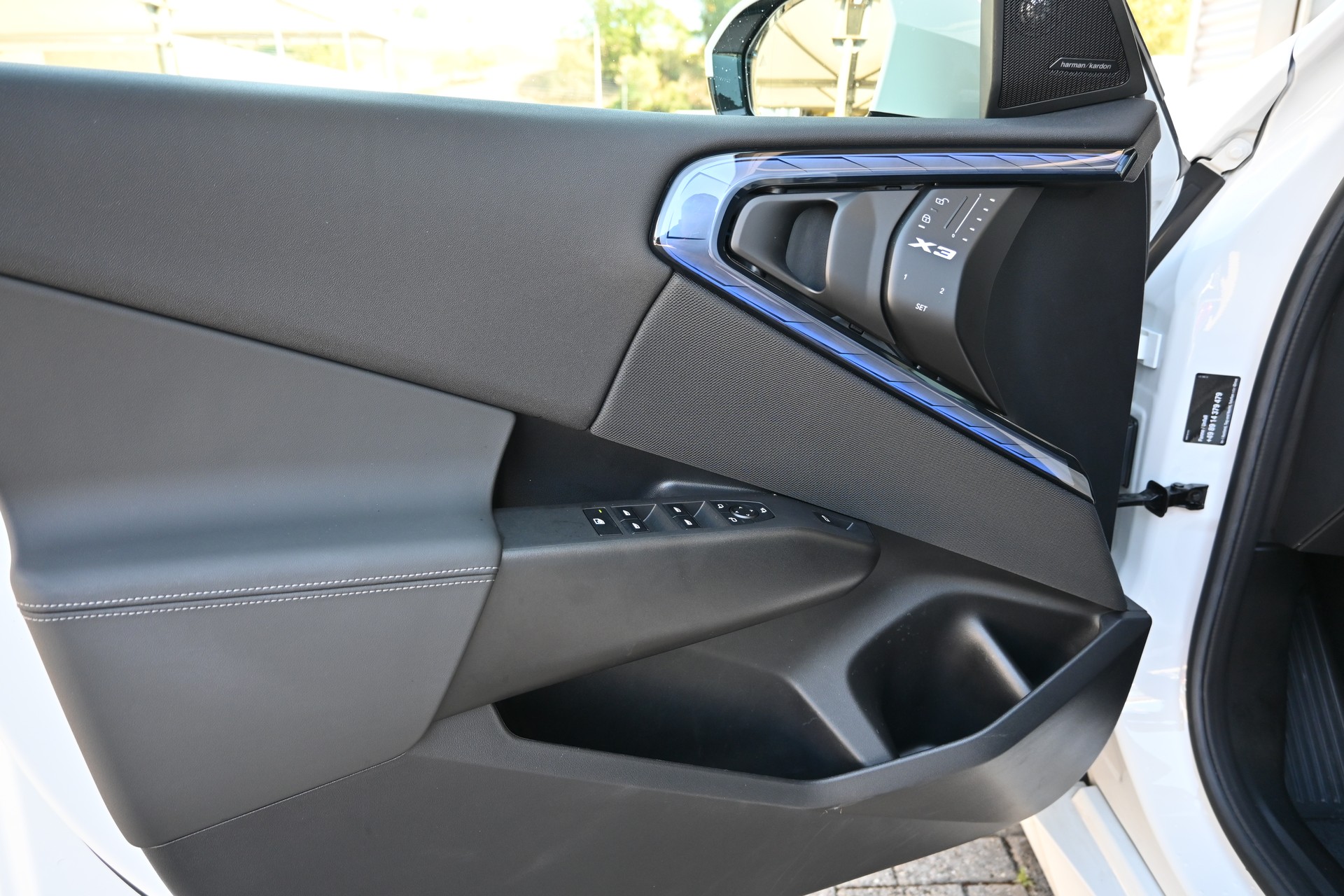 BMW X3 xDrive 48V 20d M Sport Pro + AHK 2500kg-image-16