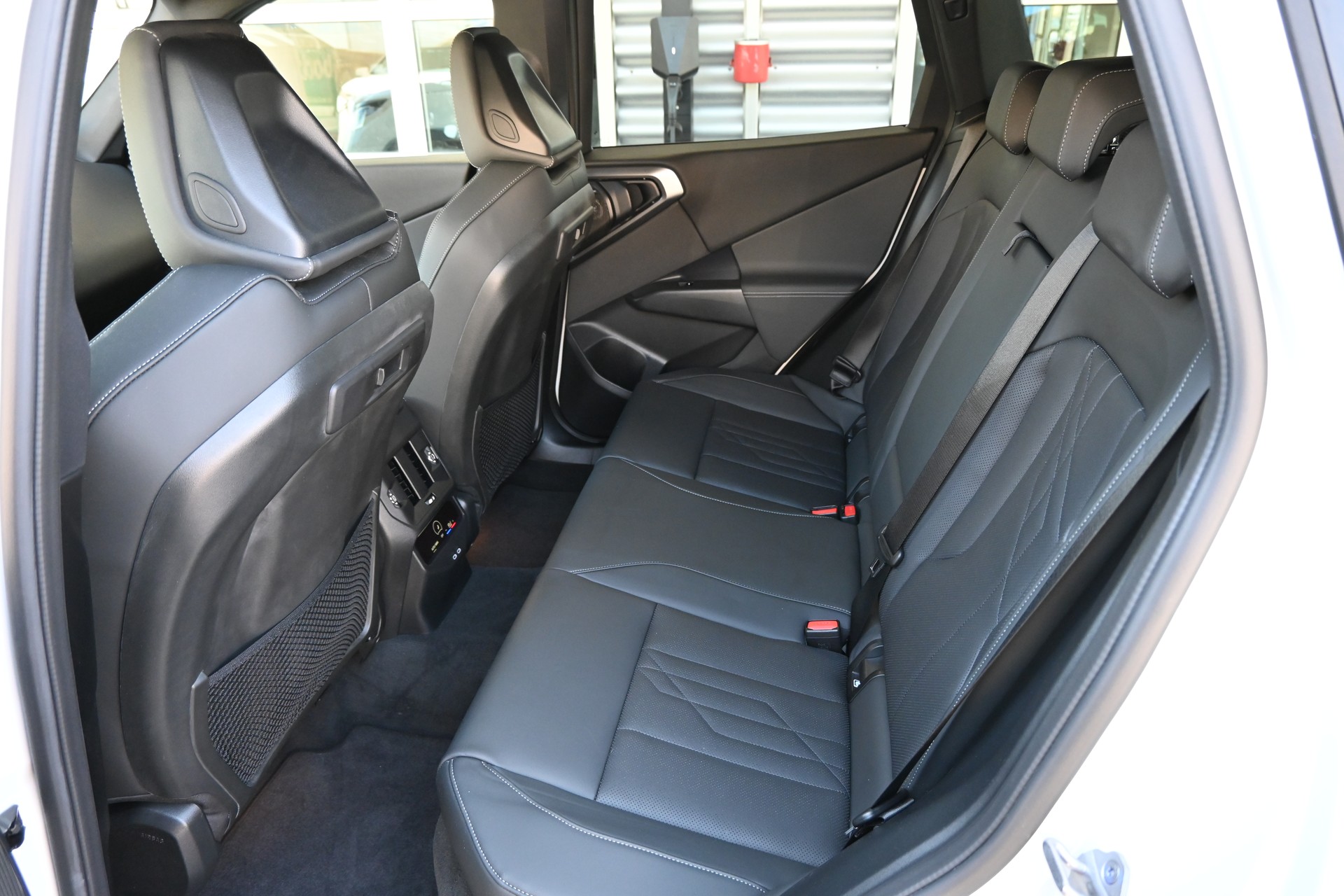BMW X3 xDrive 48V 20d M Sport Pro + AHK 2500kg-image-12