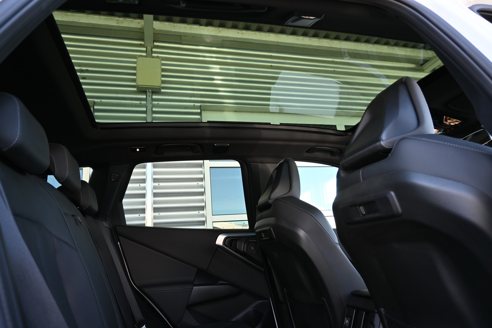 BMW X3 xDrive 48V 20d M Sport Pro + AHK 2500kg-image-14