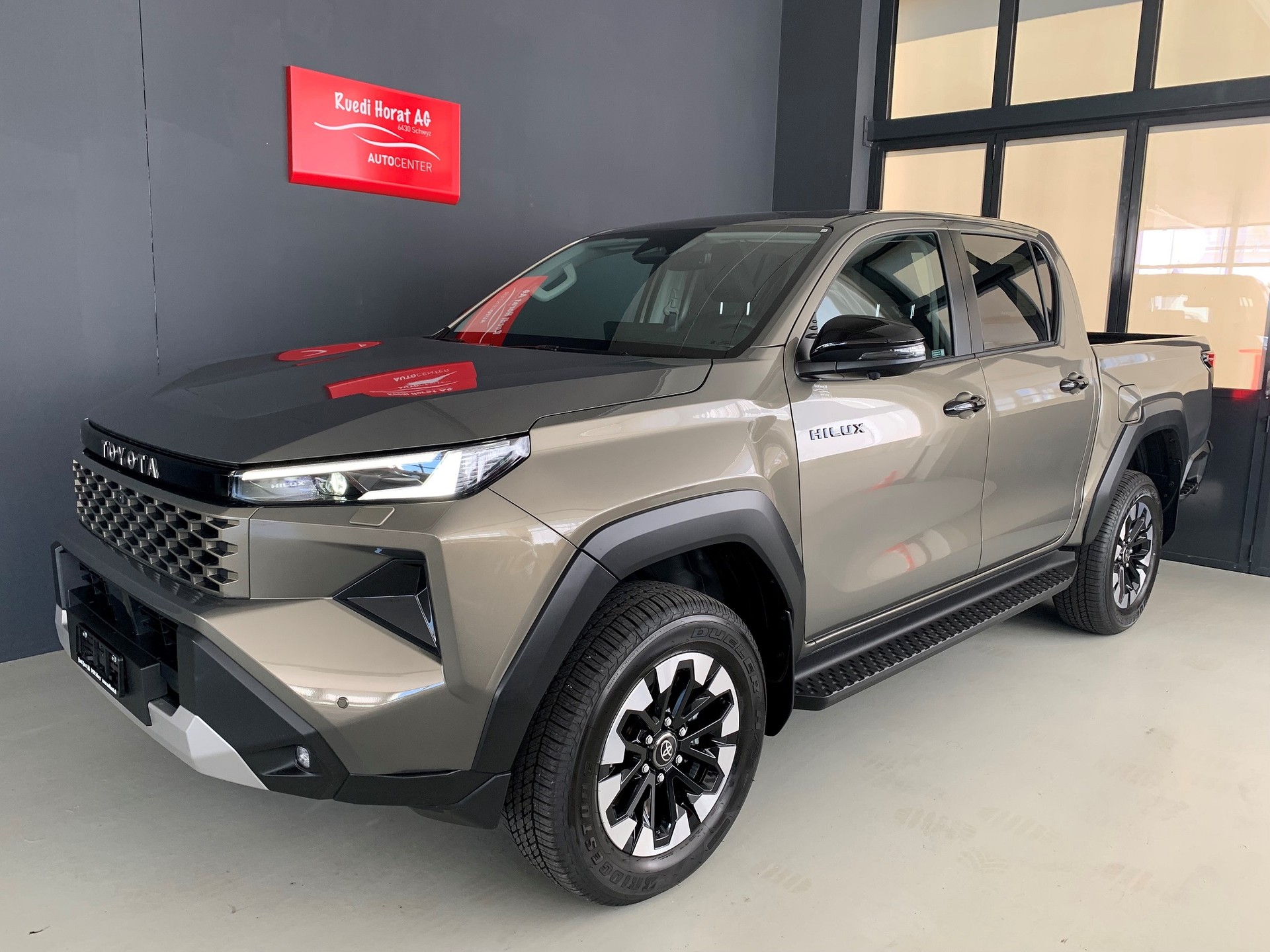 TOYOTA Hilux Double Cab.-Pick-up 2.8 D-4D MHEV 204 Style-image-0