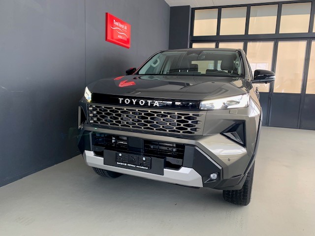 TOYOTA Hilux Double Cab.-Pick-up 2.8 D-4D MHEV 204 Style-image-1