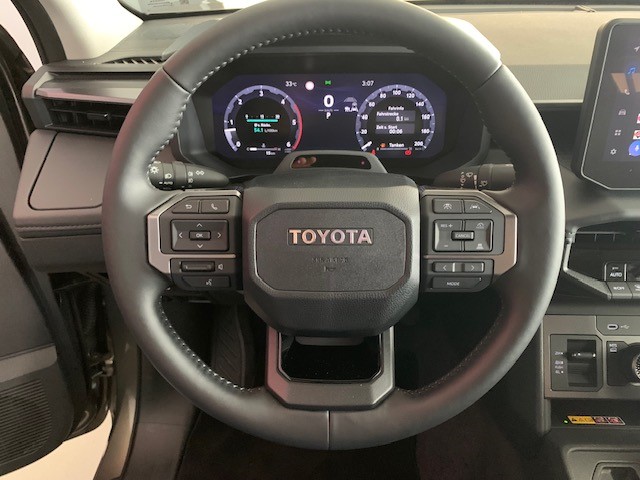 TOYOTA Hilux Double Cab.-Pick-up 2.8 D-4D MHEV 204 Style-image-9