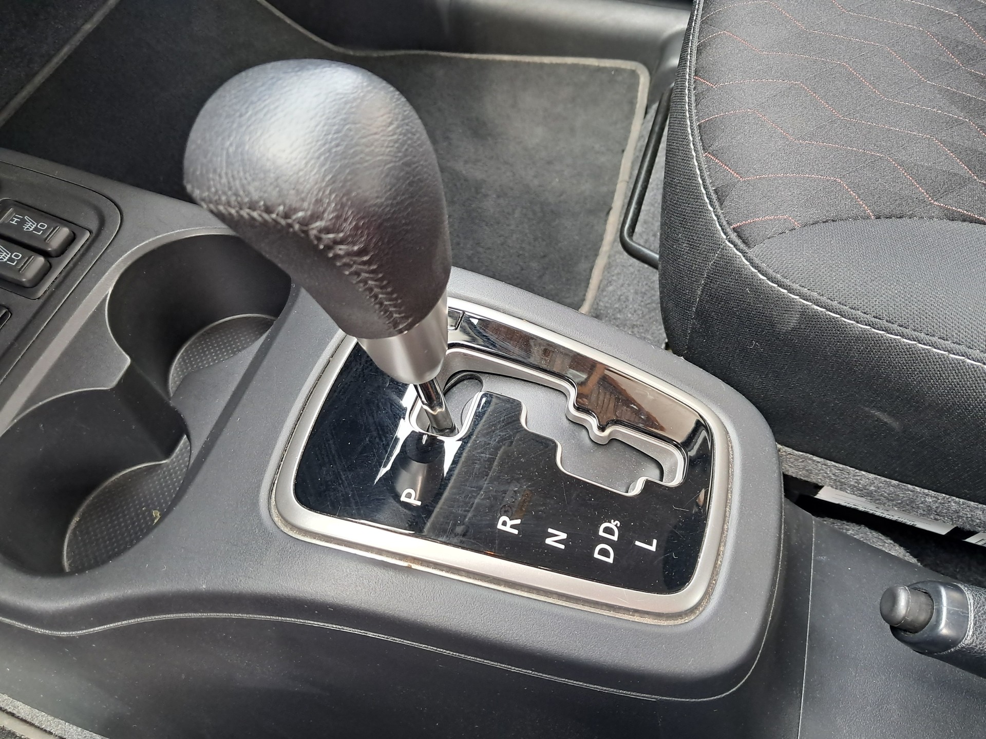 MITSUBISHI Space Star 1.2 Value CVT-image-12