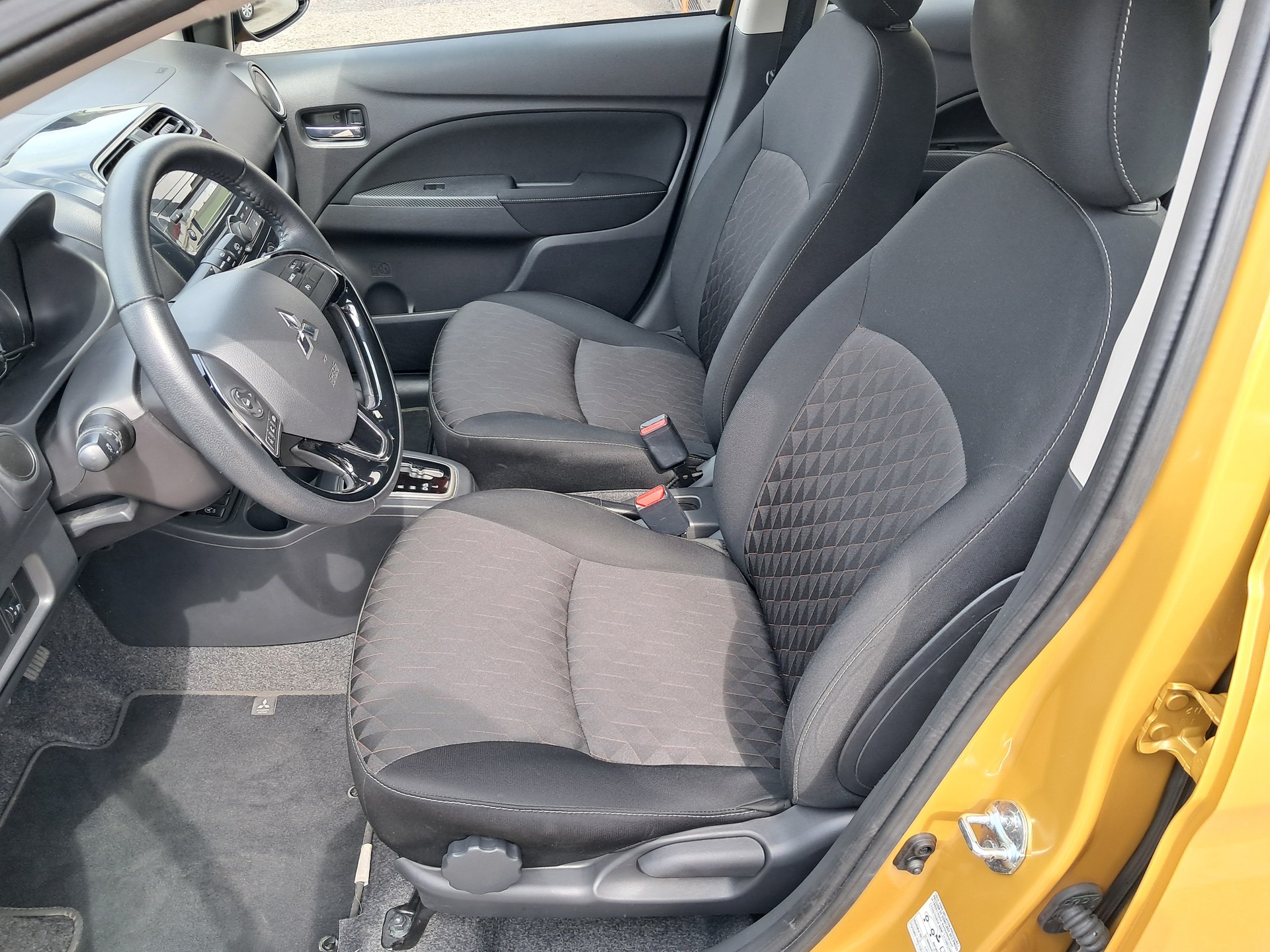 MITSUBISHI Space Star 1.2 Value CVT-image-5