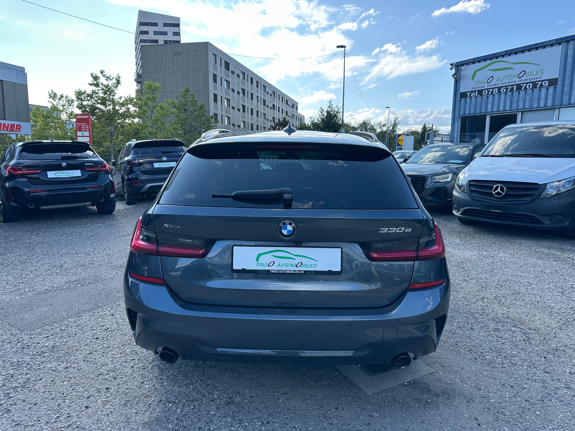 BMW 330e x DriveTouring M Sport Steptronic-image-7