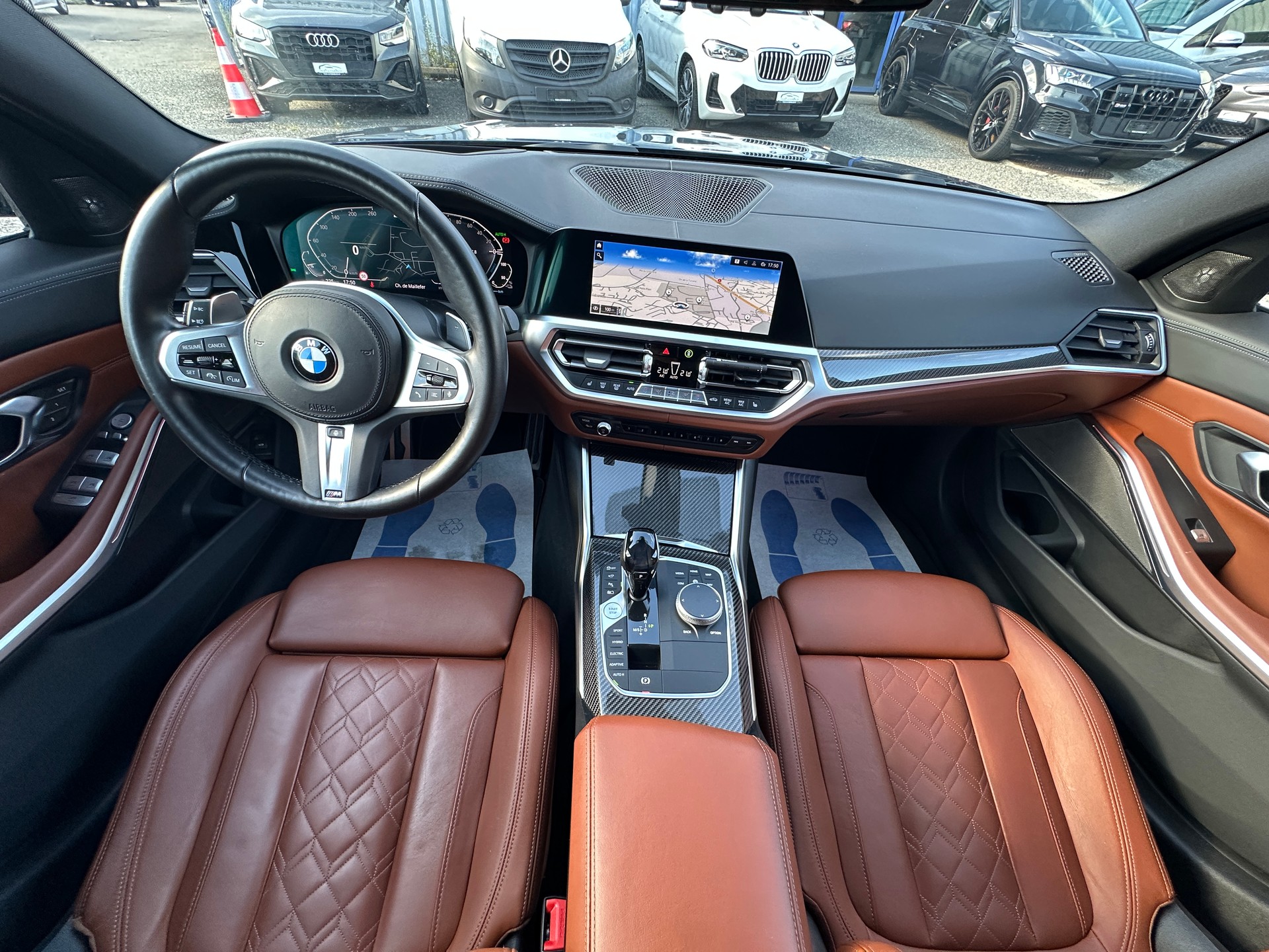 BMW 330e x DriveTouring M Sport Steptronic-image-23