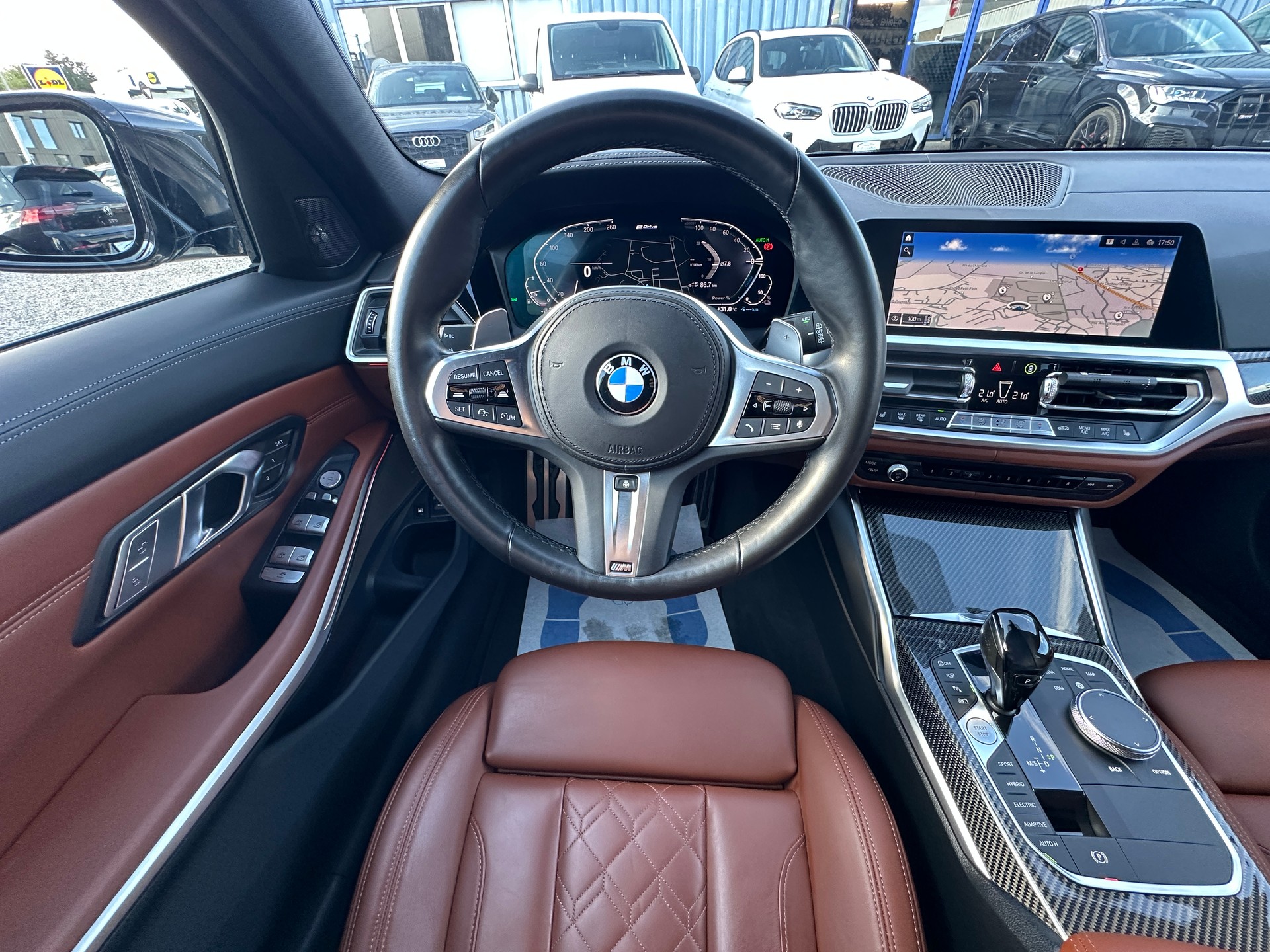 BMW 330e x DriveTouring M Sport Steptronic-image-26