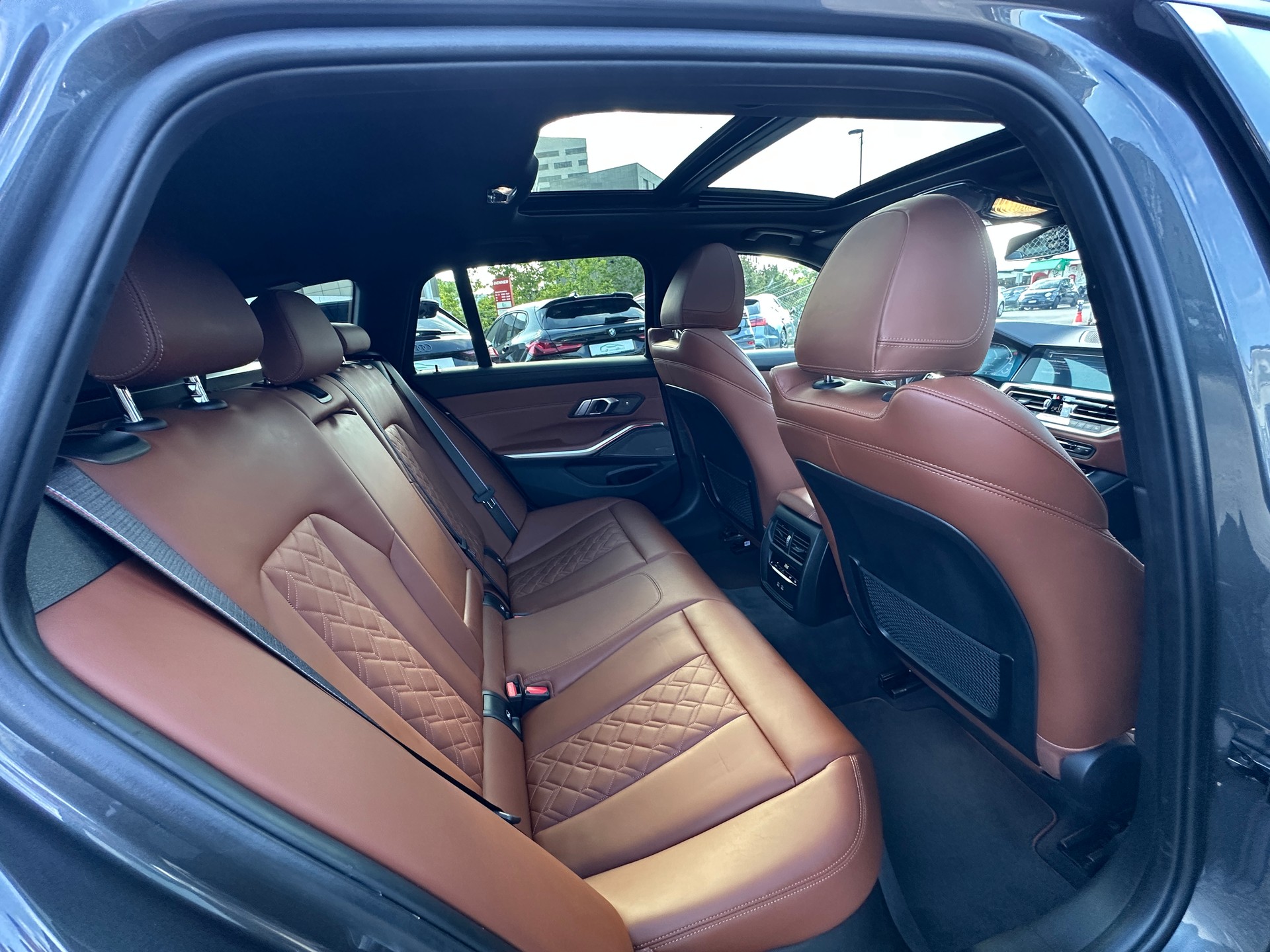 BMW 330e x DriveTouring M Sport Steptronic-image-29