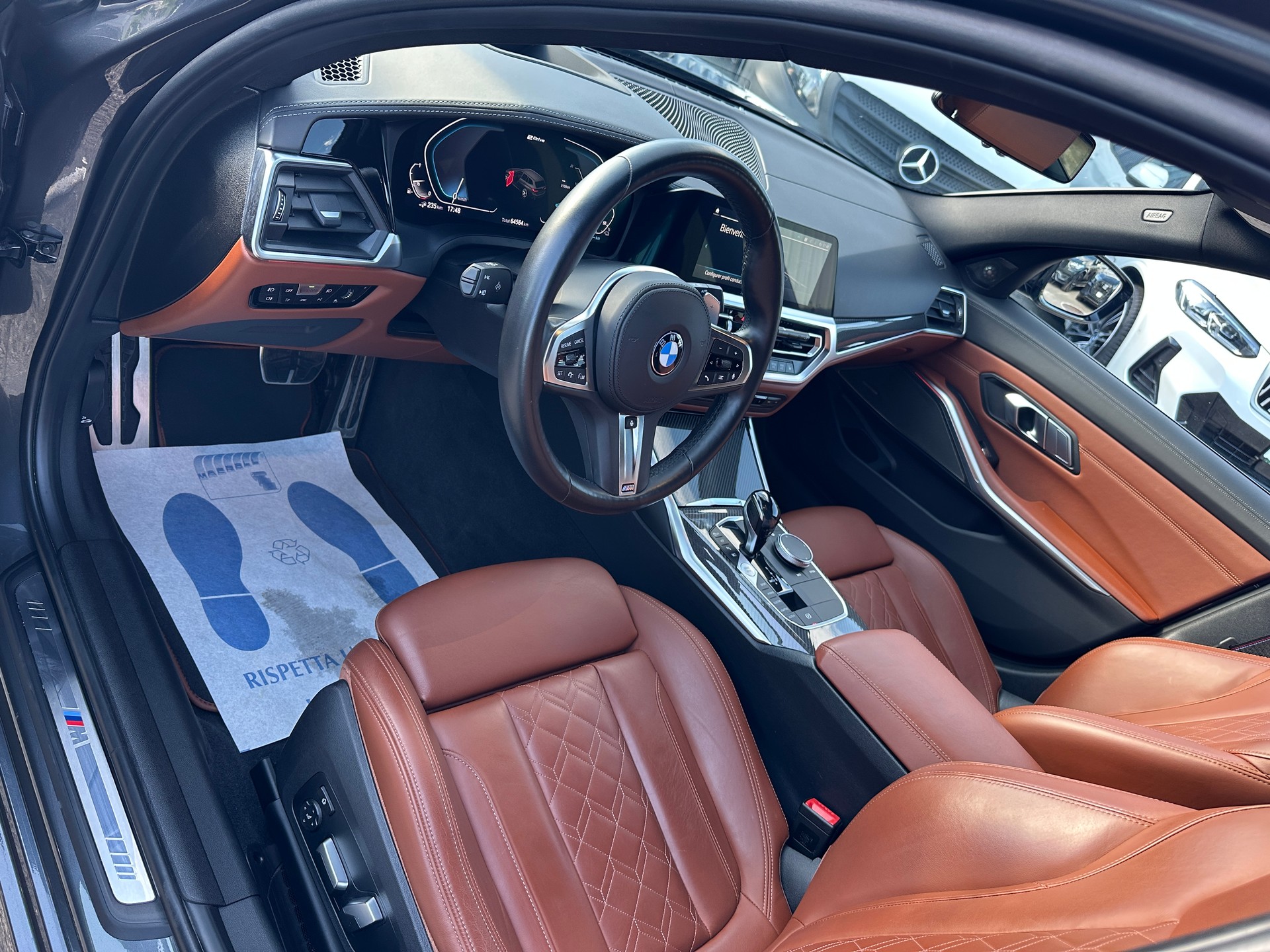 BMW 330e x DriveTouring M Sport Steptronic-image-17