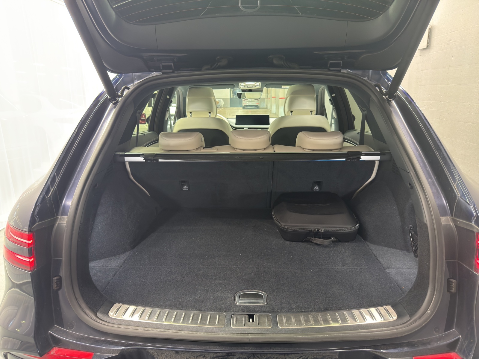 GENESIS GV70 Electrified Sport AWD-image-10