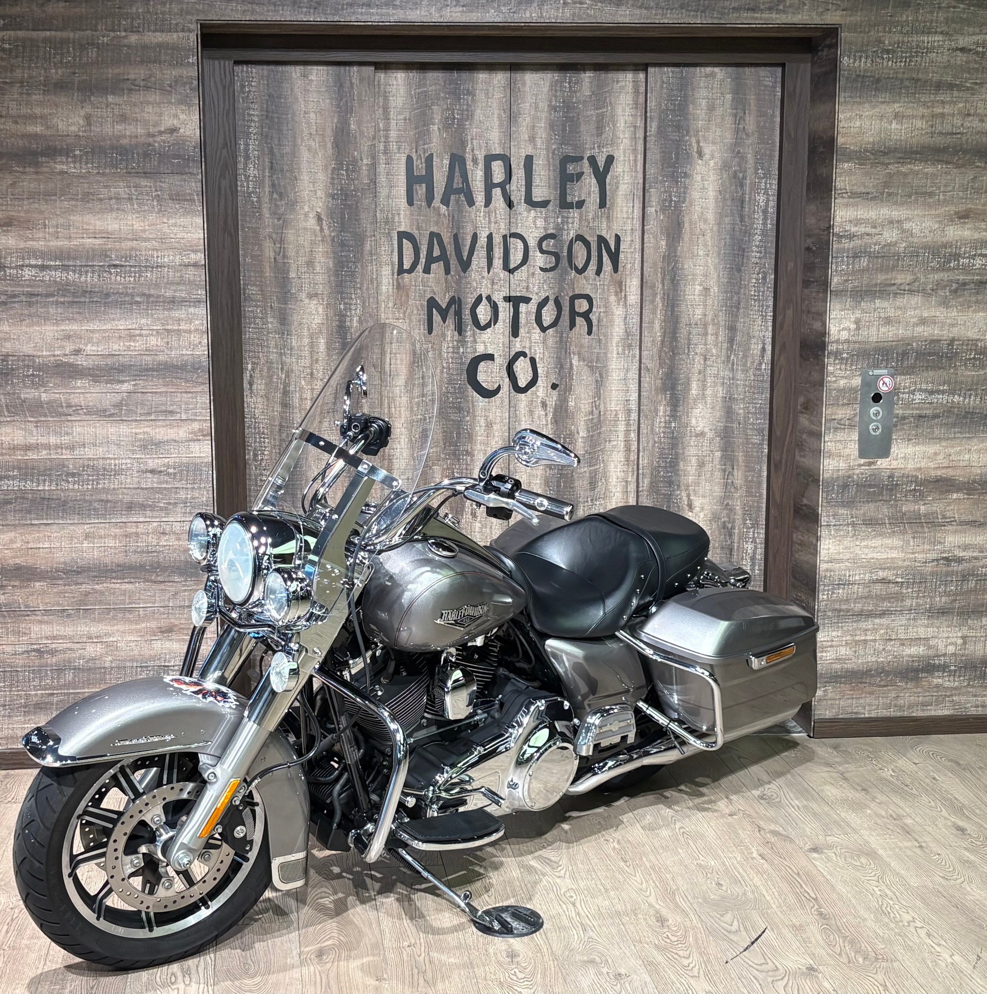HARLEY-DAVIDSON FLHR Road King ABS-showroom-element-1