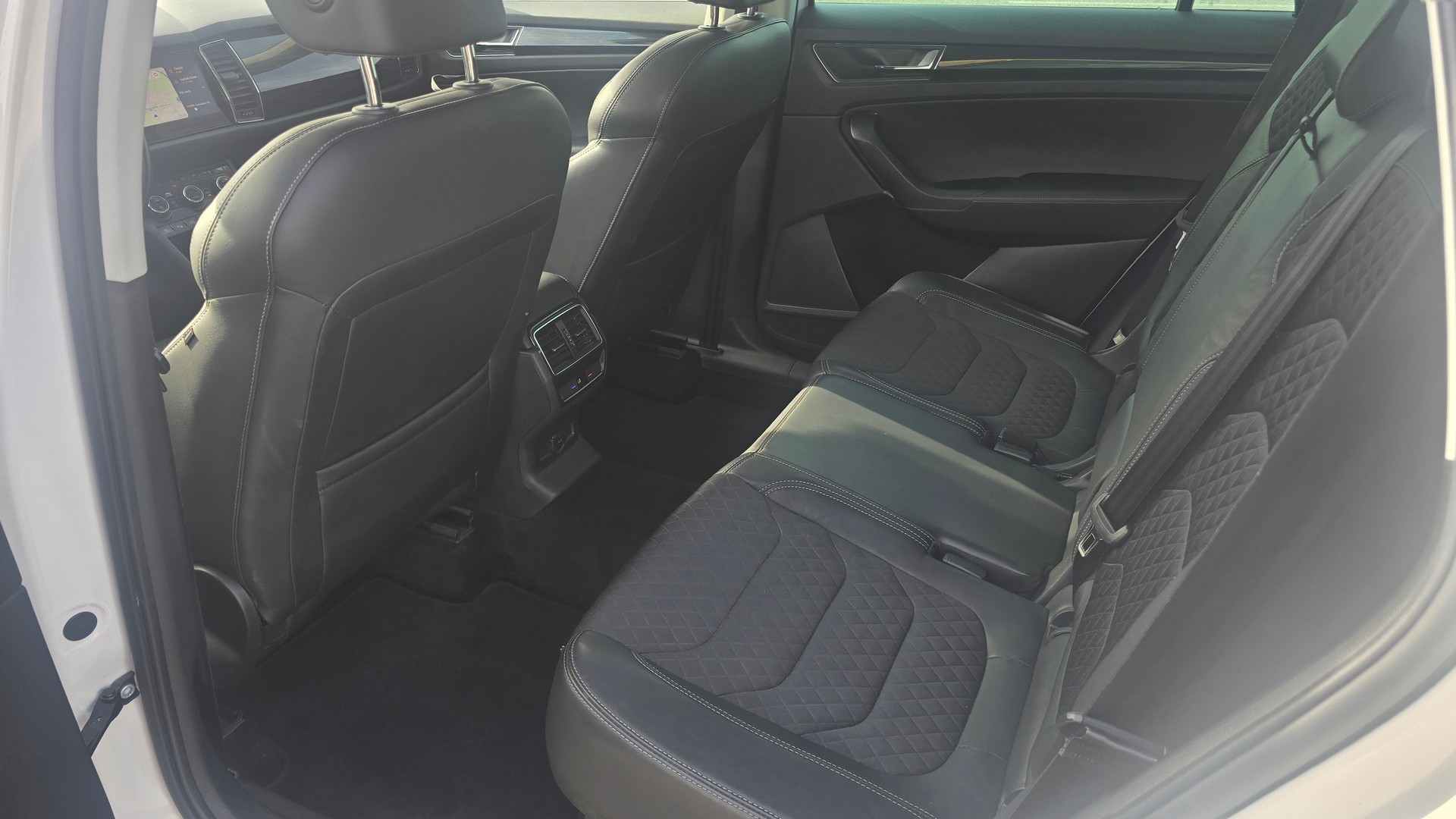 SKODA Kodiaq 2.0 TDI SCR Style 4x4 DSG-image-10