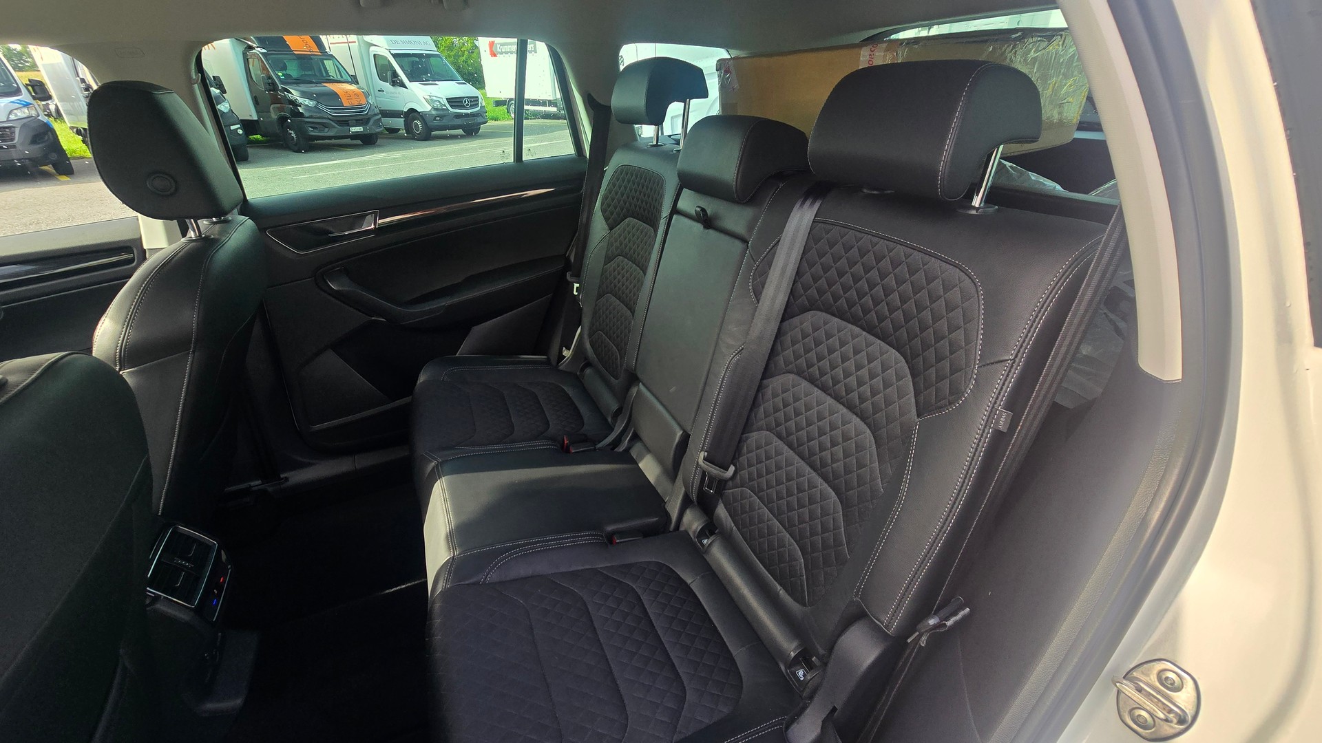 SKODA Kodiaq 2.0 TDI SCR Style 4x4 DSG-image-11