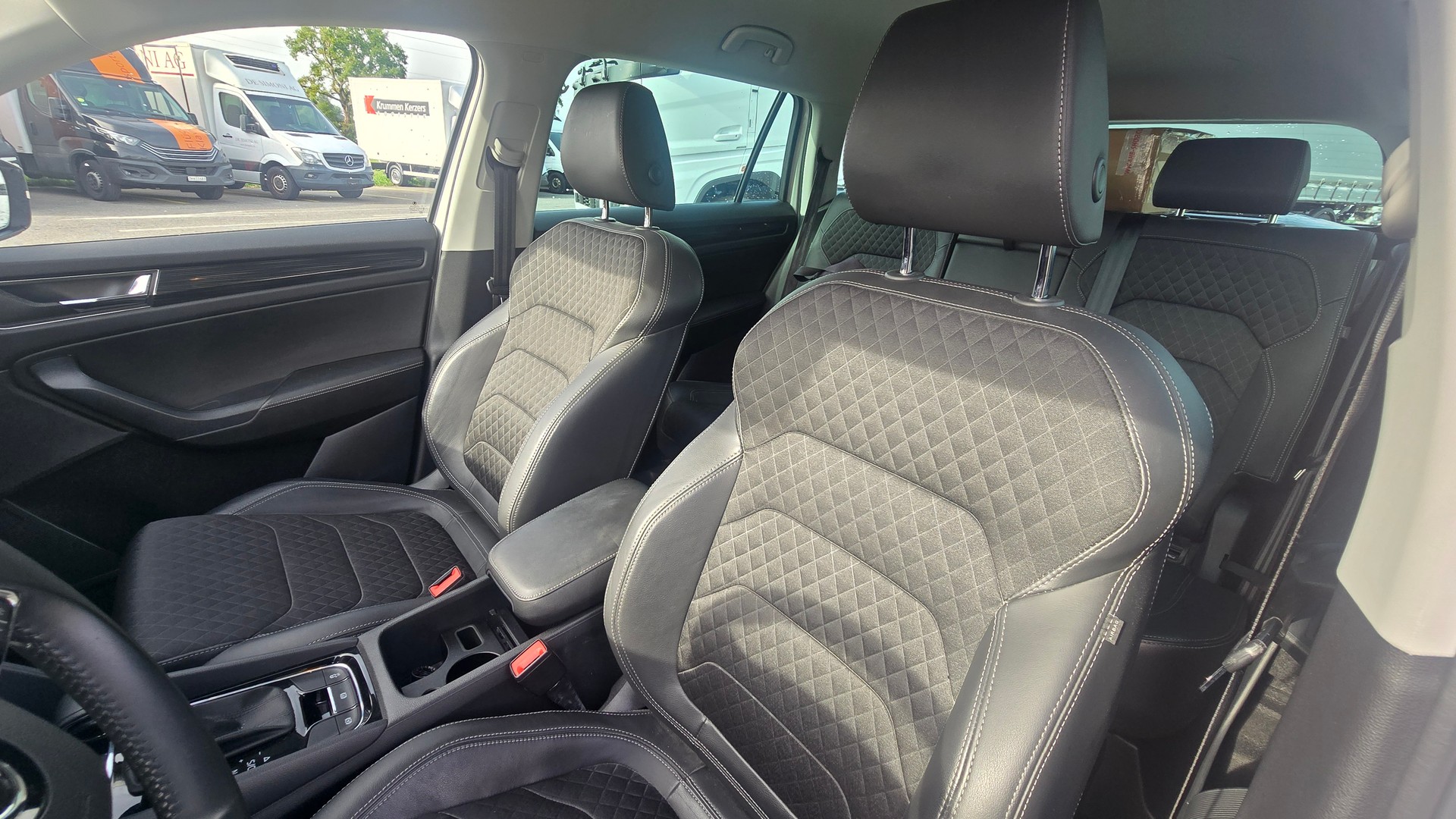 SKODA Kodiaq 2.0 TDI SCR Style 4x4 DSG-image-17