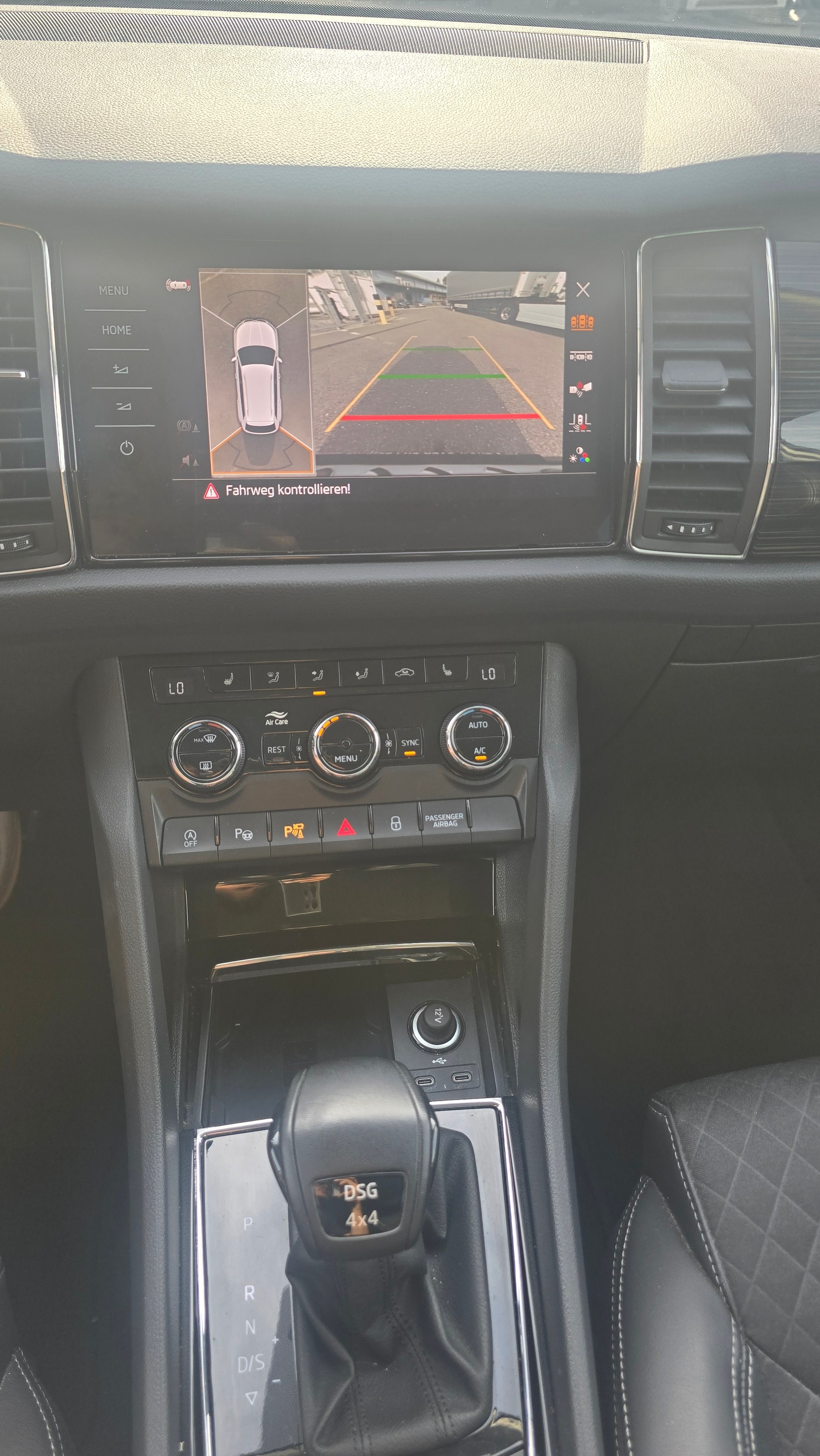 SKODA Kodiaq 2.0 TDI SCR Style 4x4 DSG-image-19