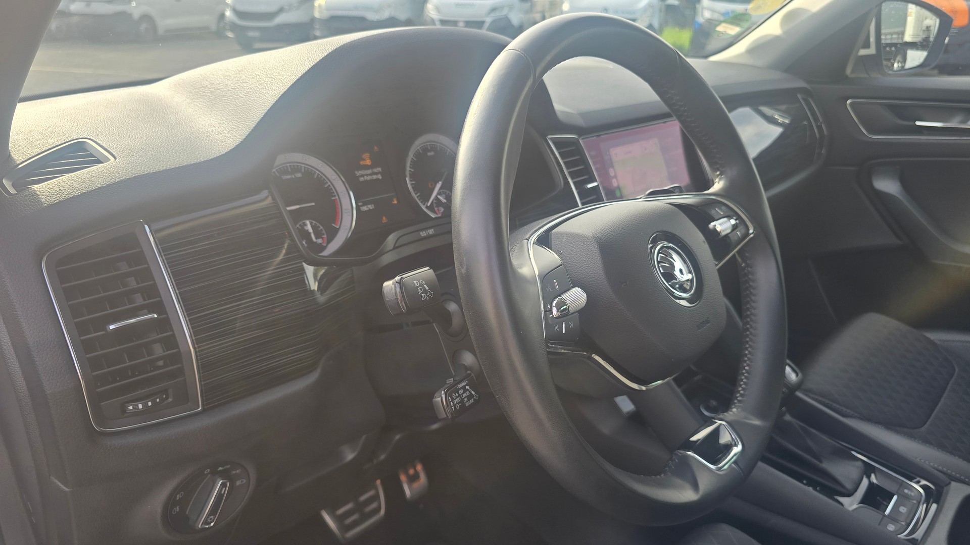 SKODA Kodiaq 2.0 TDI SCR Style 4x4 DSG-image-16