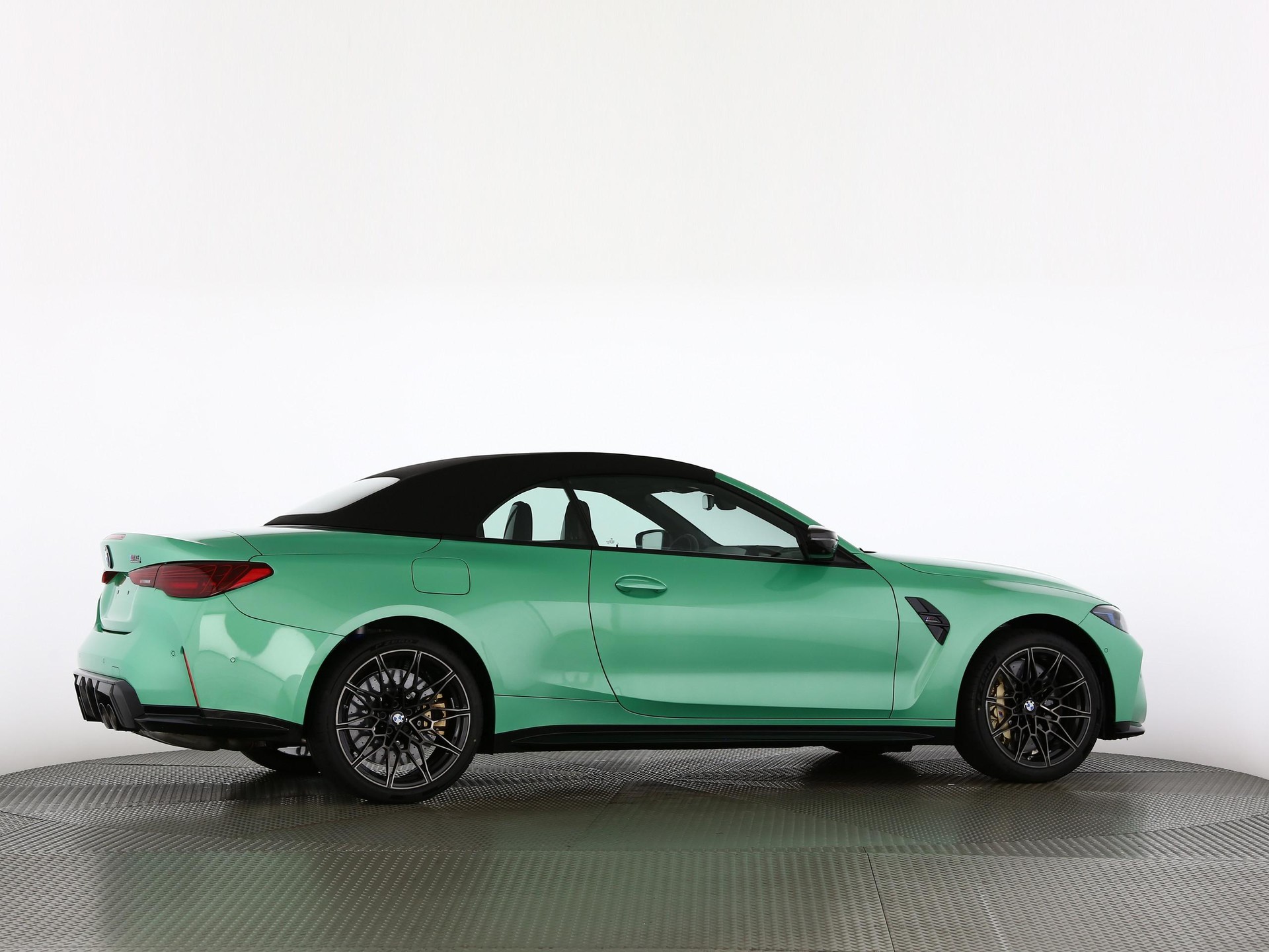 BMW M4 Competition xDrive Cabrio-image-21