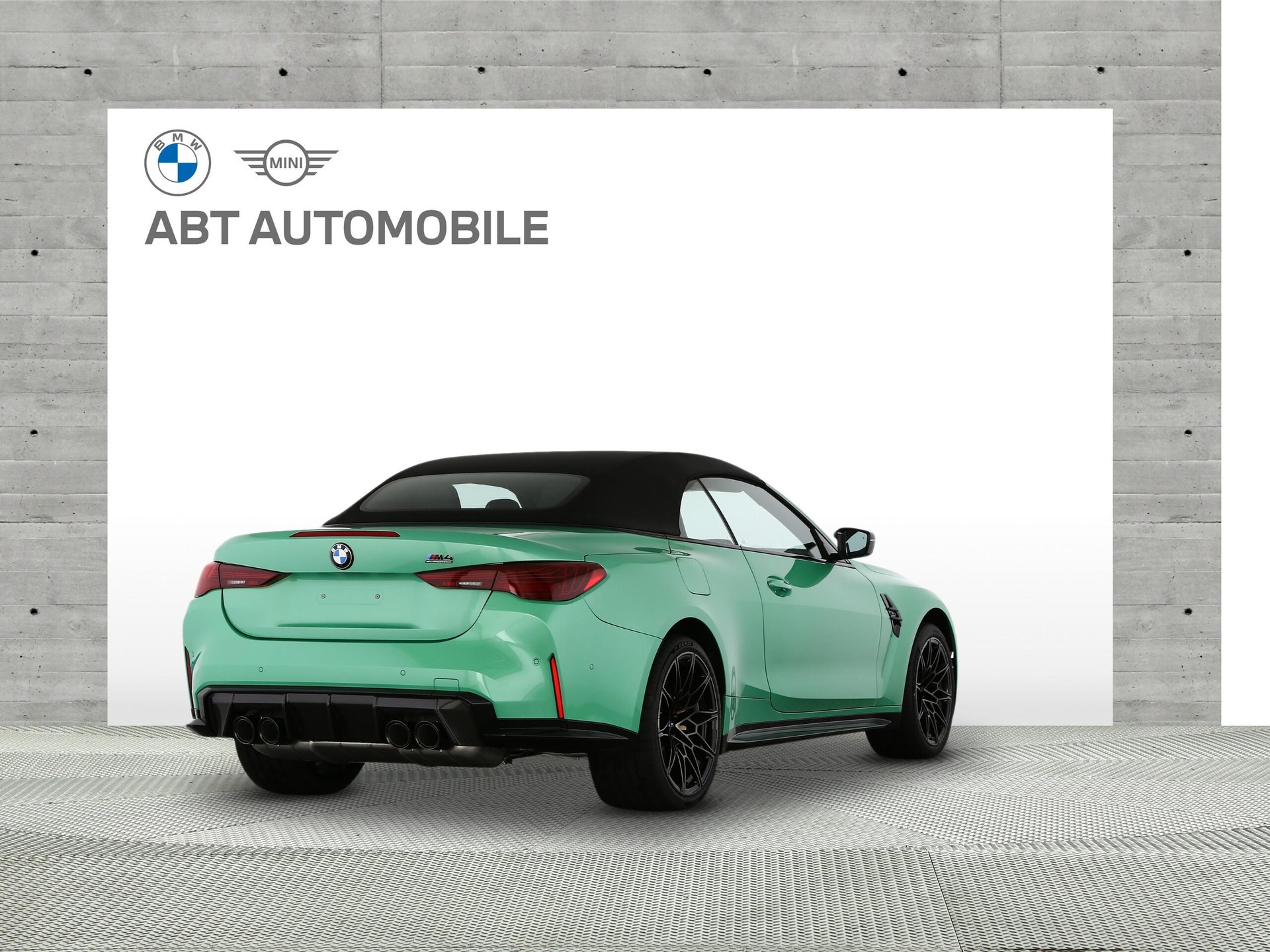 BMW M4 Competition xDrive Cabrio-image-2