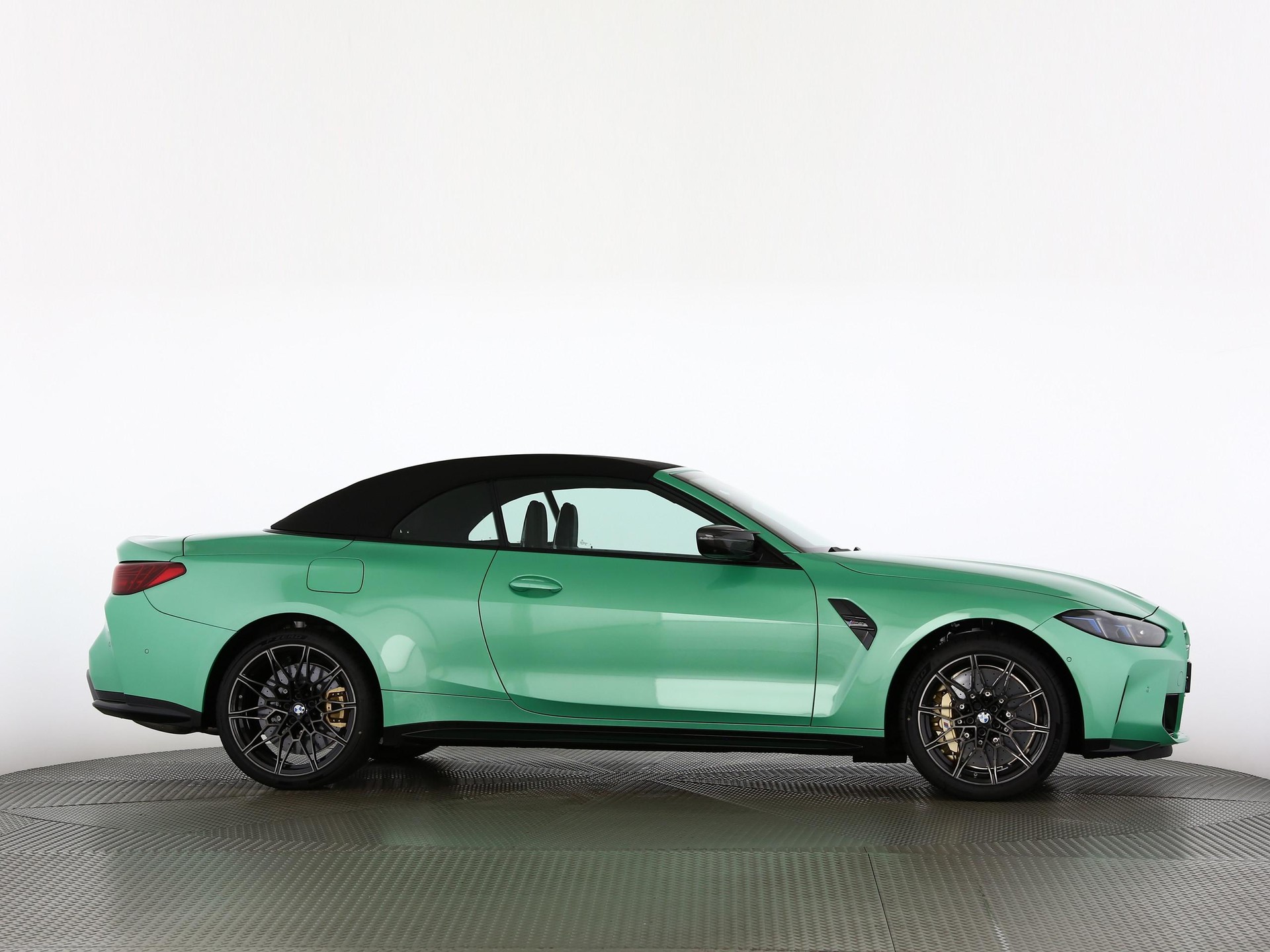 BMW M4 Competition xDrive Cabrio-image-23