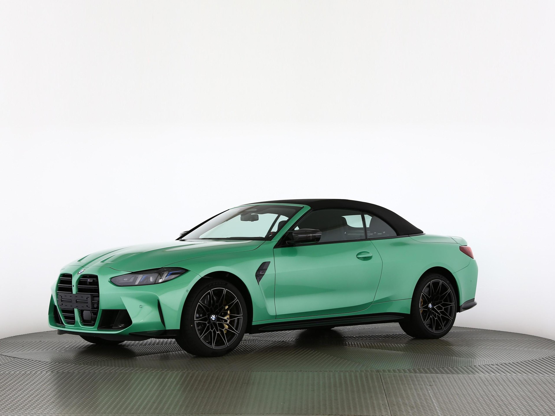 BMW M4 Competition xDrive Cabrio-image-8