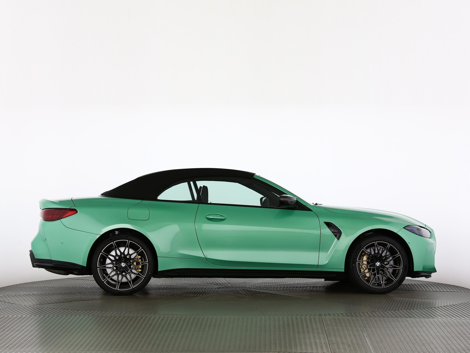 BMW M4 Competition xDrive Cabrio-image-22