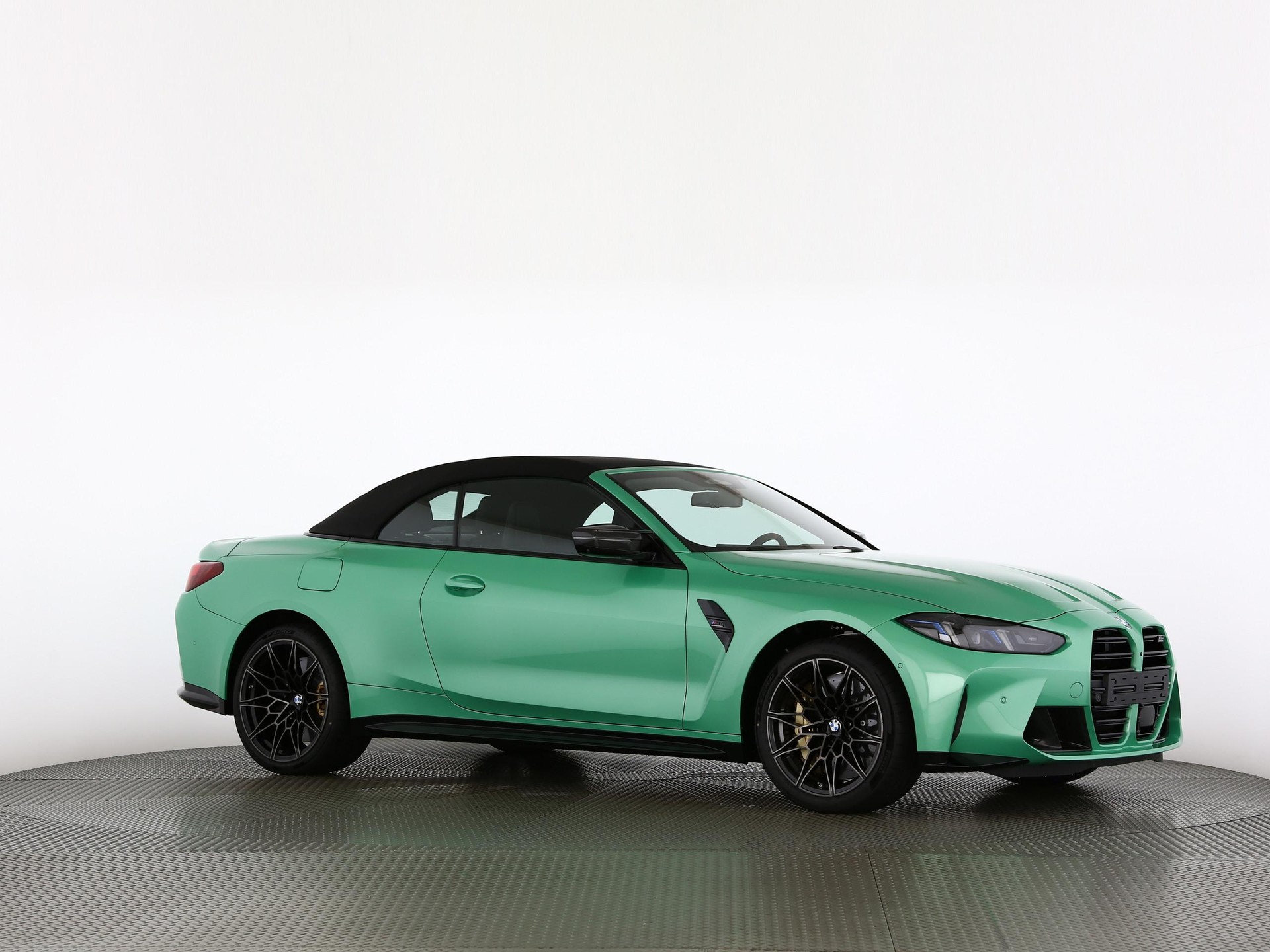 BMW M4 Competition xDrive Cabrio-image-25