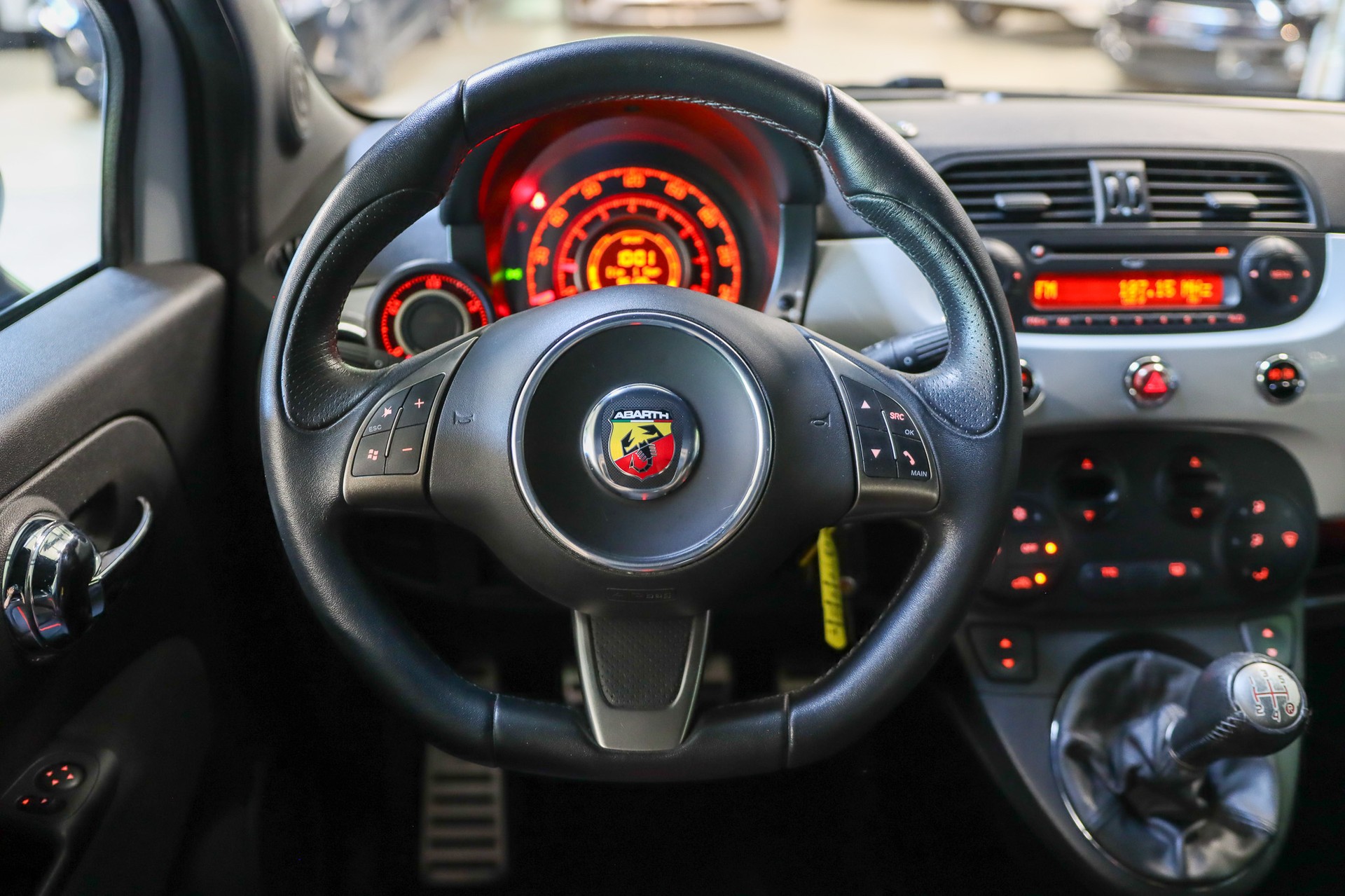 FIAT 500 1.4 16V Turbo Abarth-image-11