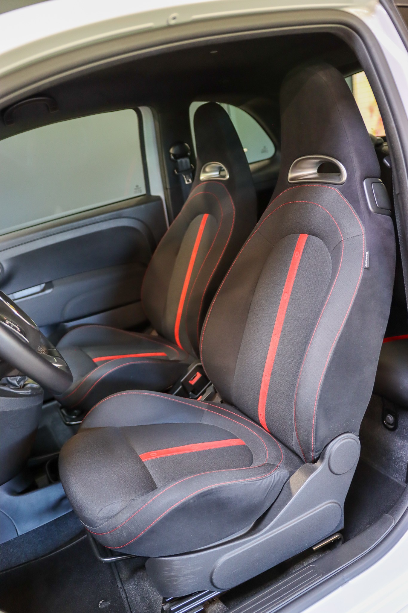FIAT 500 1.4 16V Turbo Abarth-image-13