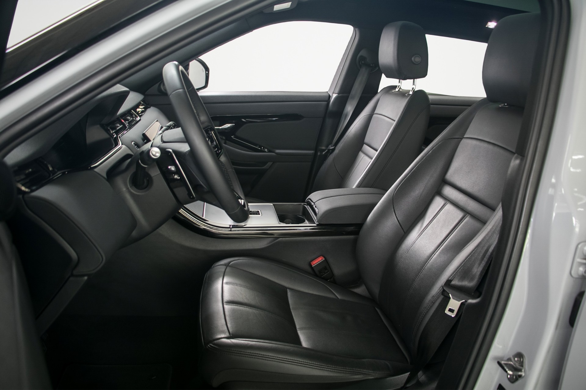 LAND ROVER Range Rover Evoque P 270e S AT9-image-11