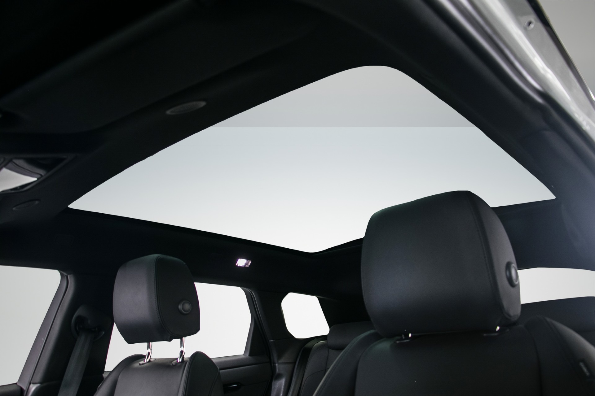 LAND ROVER Range Rover Evoque P 270e S AT9-image-13