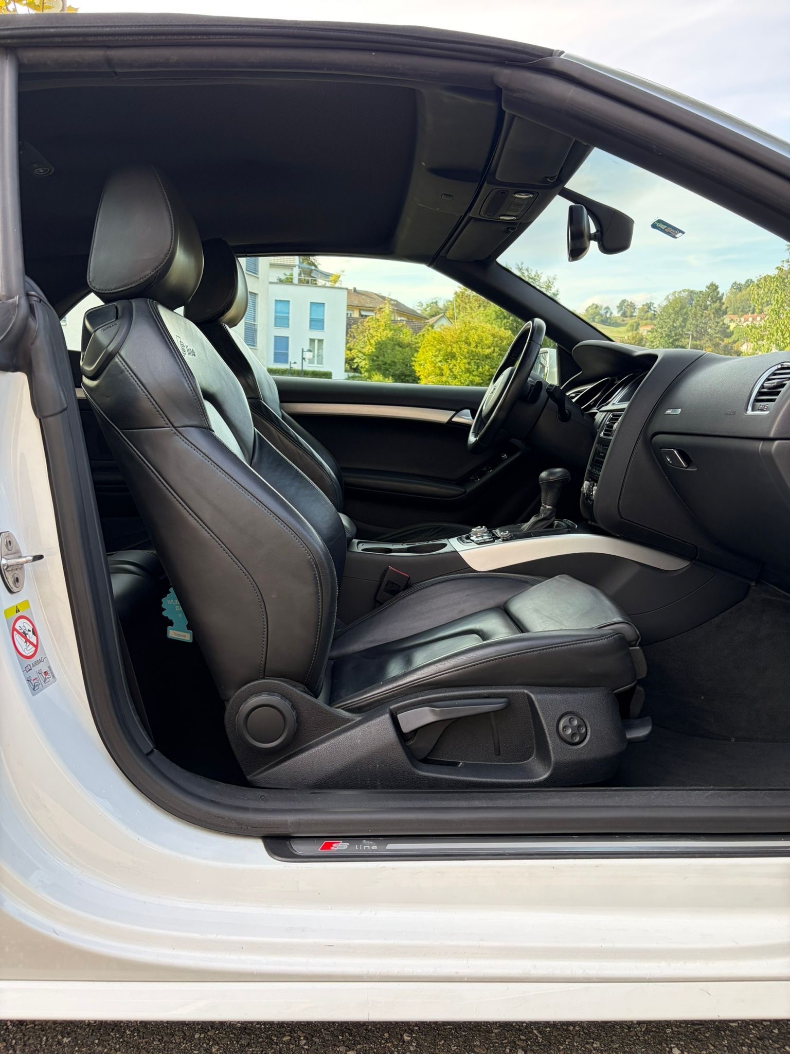 AUDI A5 Cabriolet 3.0 TDI S-Line-image-8
